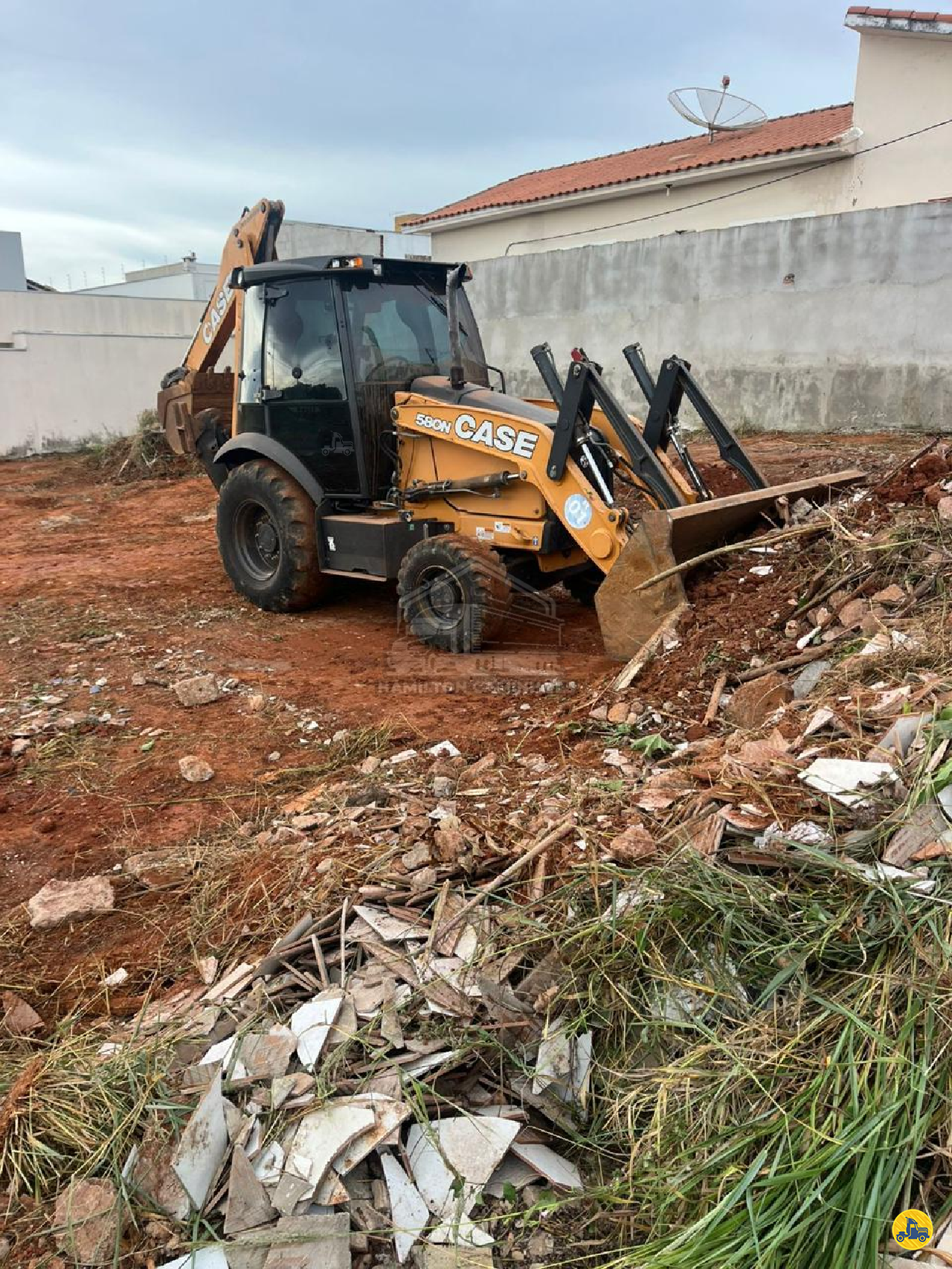 RETRO ESCAVADEIRA CASE 580N Tração 4x4 Hamilton Caminhões LIMEIRA SÃO PAULO SP