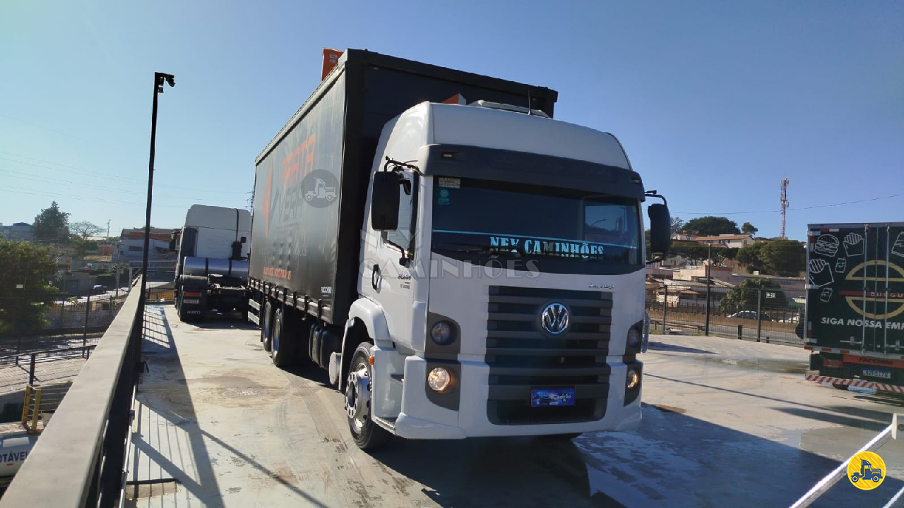 CAMINHAO VOLKSWAGEN VW 24280 Baú Sider Truck 6x2 Ney Caminhões CONTAGEM MINAS GERAIS MG