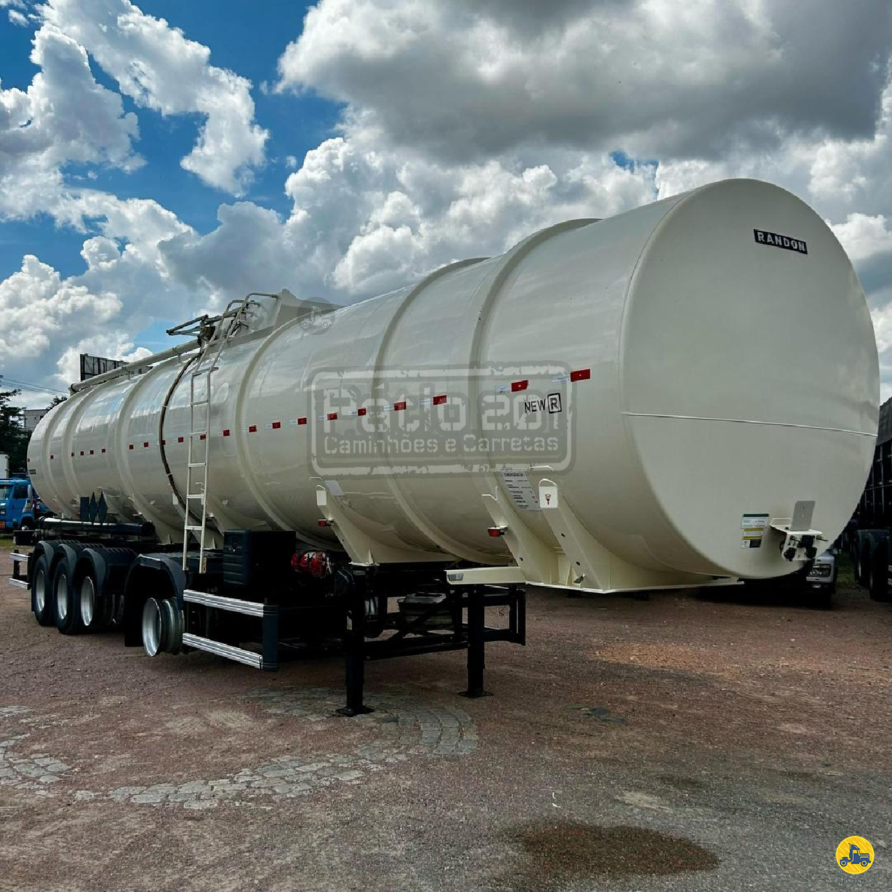 CARRETA SEMI-REBOQUE TANQUE AÇO Pátio 201 Caminhões e Carretas CURITIBA PARANÁ PR