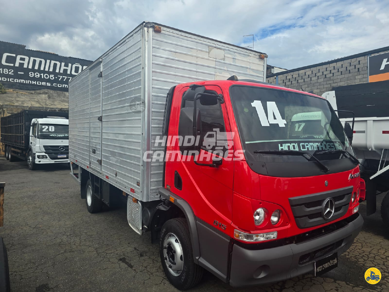 CAMINHAO MERCEDES-BENZ MB 815 Baú Furgão 3/4 4x2 Hindi Caminhões CONTAGEM MINAS GERAIS MG