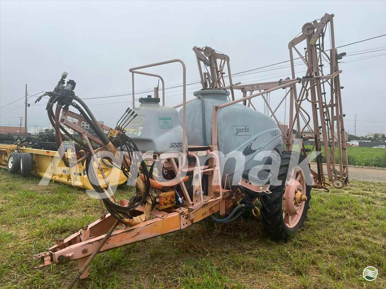 PULVERIZADOR JACTO ADVANCE 3000 AM18 Tração 4x4 Agromak Máquinas Agrícolas CAMPO VERDE MATO GROSSO MT