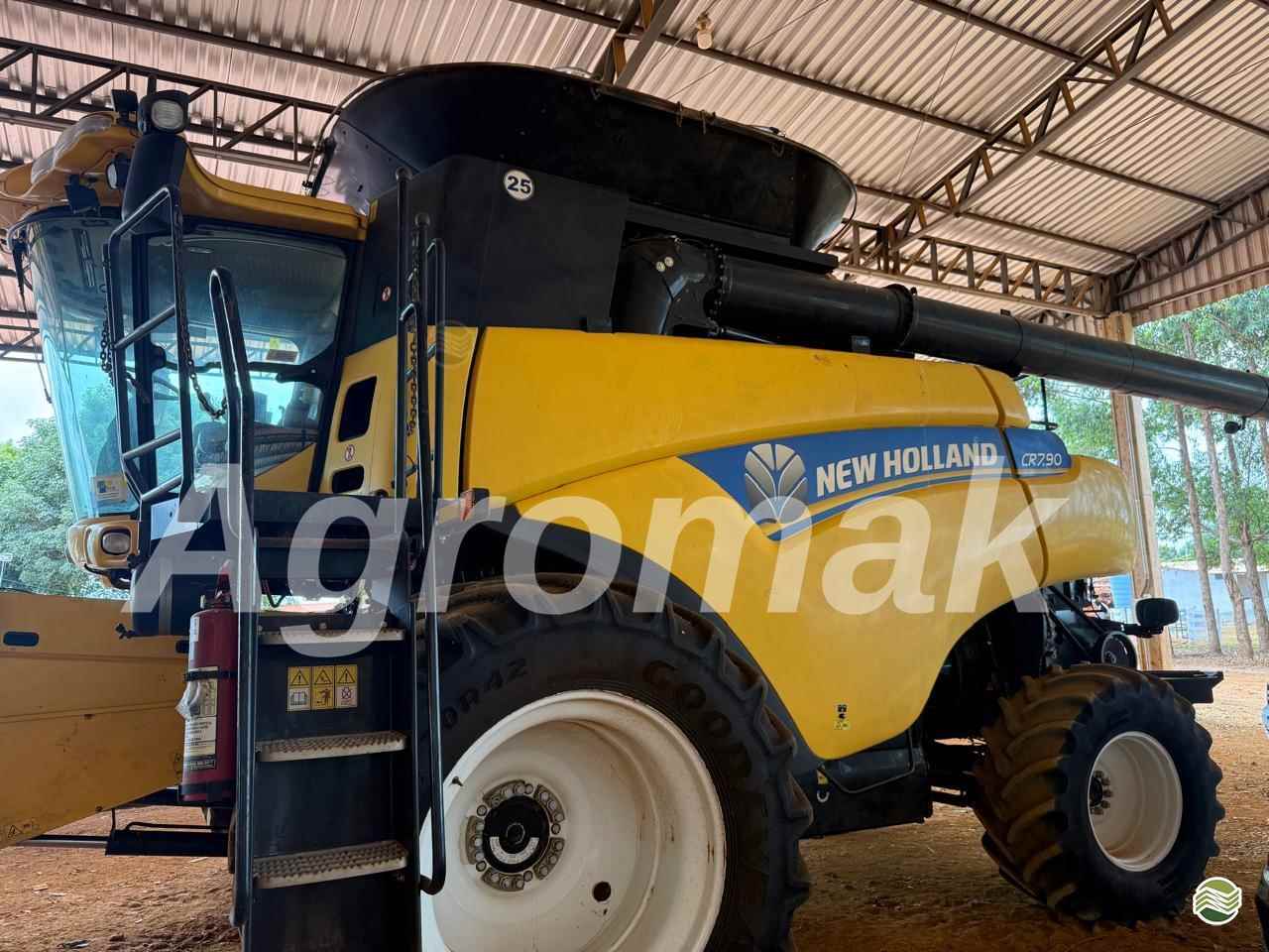 COLHEITADEIRA NEW HOLLAND CR 7.90 Agromak Máquinas Agrícolas CAMPO VERDE MATO GROSSO MT