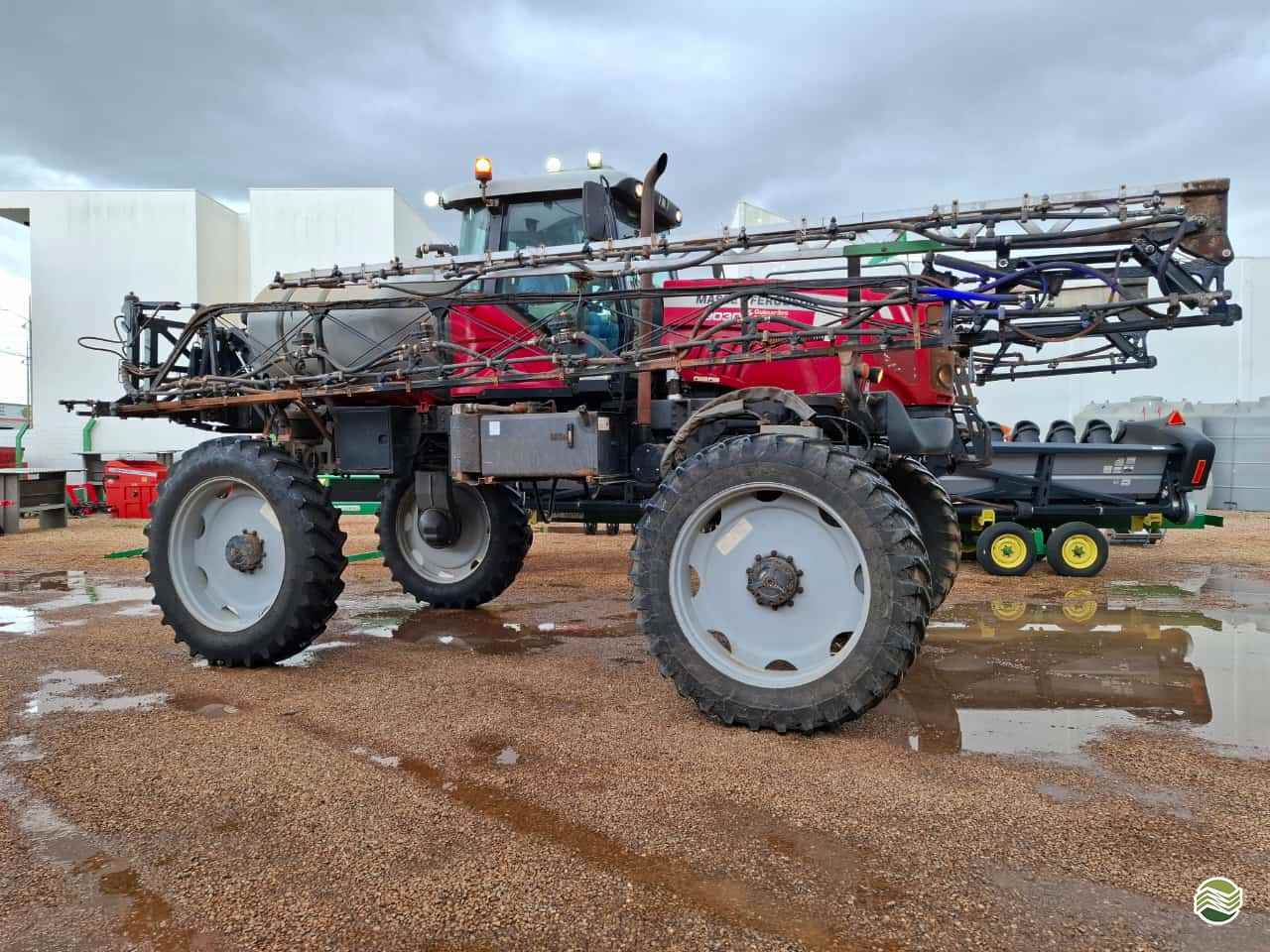 PULVERIZADOR MASSEY FERGUSON MF 9030 Tração 4x4 Primavera Máquinas Usadas PRIMAVERA DO LESTE MATO GROSSO MT