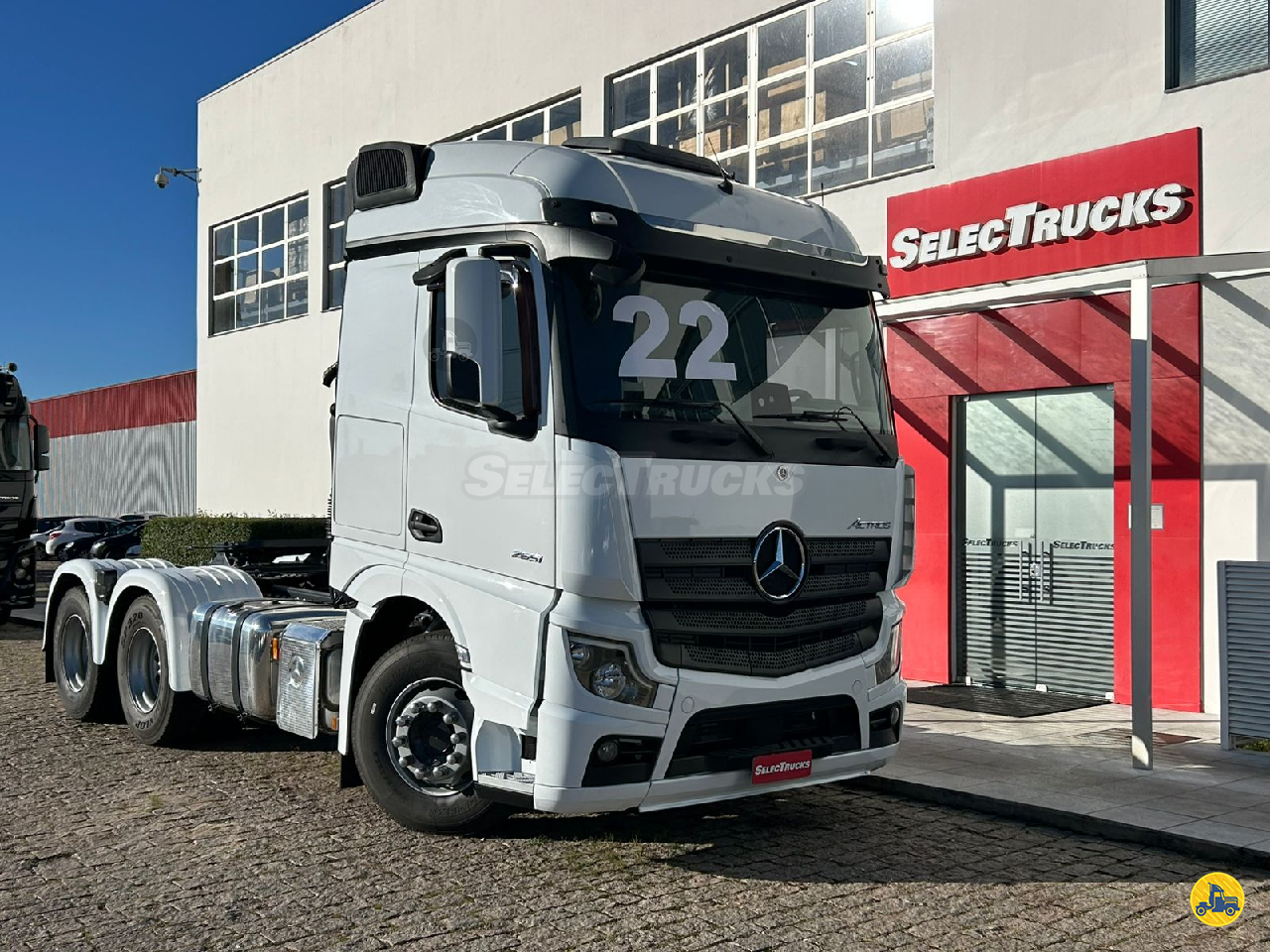 MB 2651 de SelecTrucks -  Curitiba PR