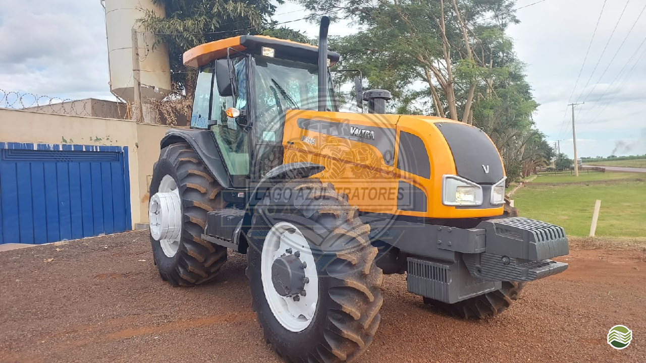 TRATOR VALTRA VALTRA BH 145 Tração 4x4 Lago Azul Tratores MORRO AGUDO SÃO PAULO SP