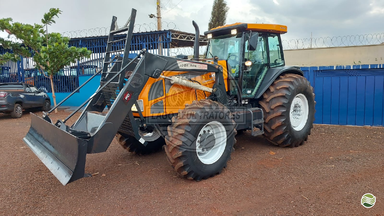 TRATOR VALTRA VALTRA BH 185 Tração 4x4 Lago Azul Tratores MORRO AGUDO SÃO PAULO SP
