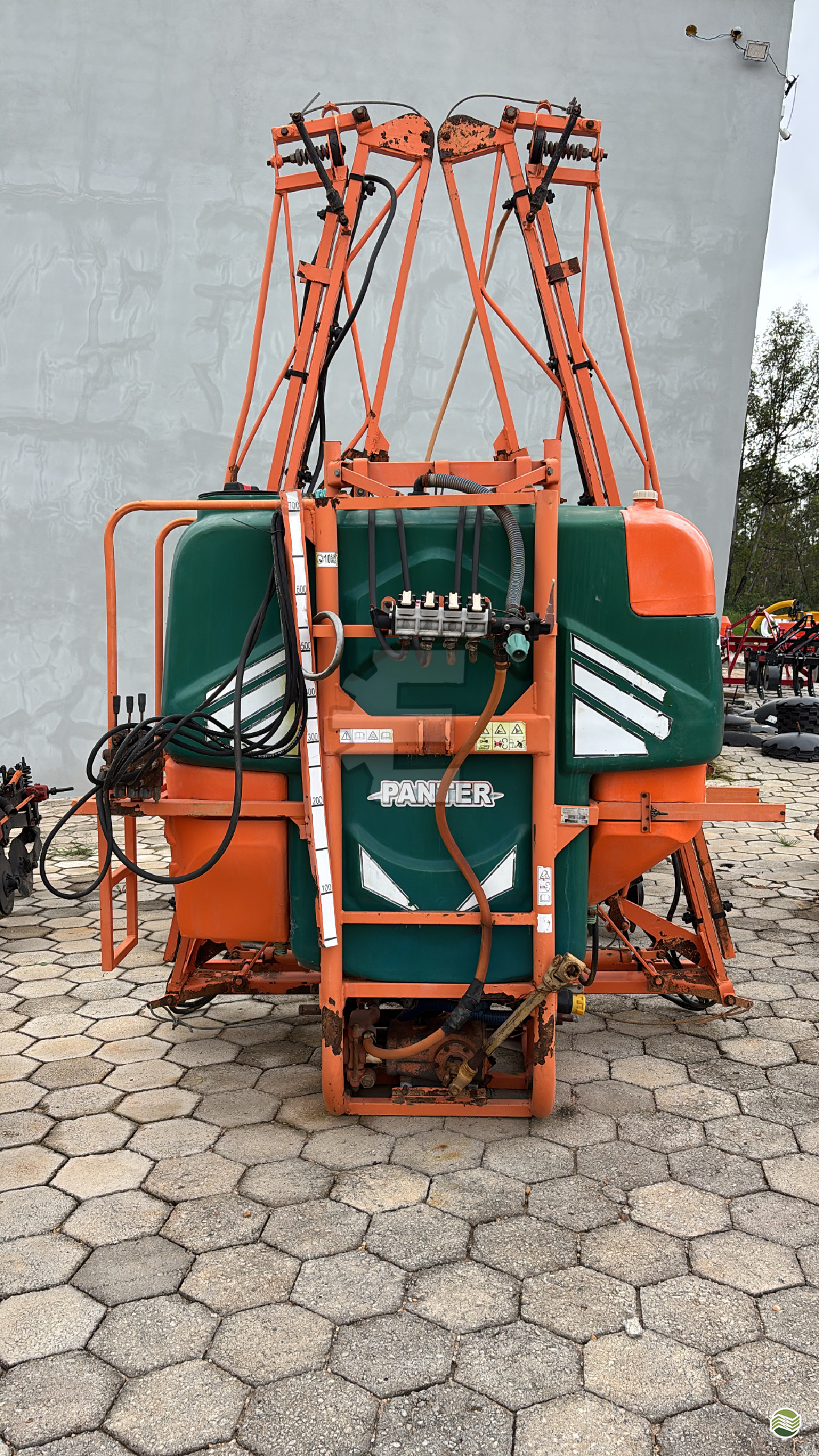 IMPLEMENTOS AGRICOLAS PULVERIZADOR KIT DE BARRAS HIDRÁULICAS Eduarte Implementos Agrícolas SAO JOAO DEL REI MINAS GERAIS MG