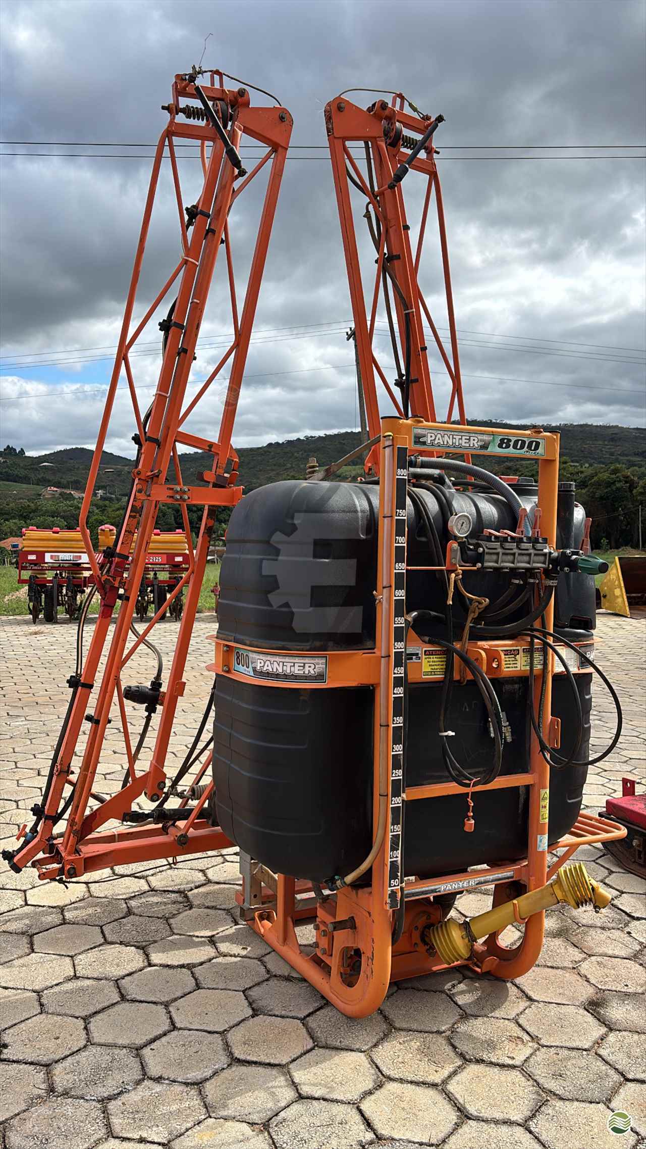IMPLEMENTOS AGRICOLAS PULVERIZADOR 800L Eduarte Implementos Agrícolas SAO JOAO DEL REI MINAS GERAIS MG