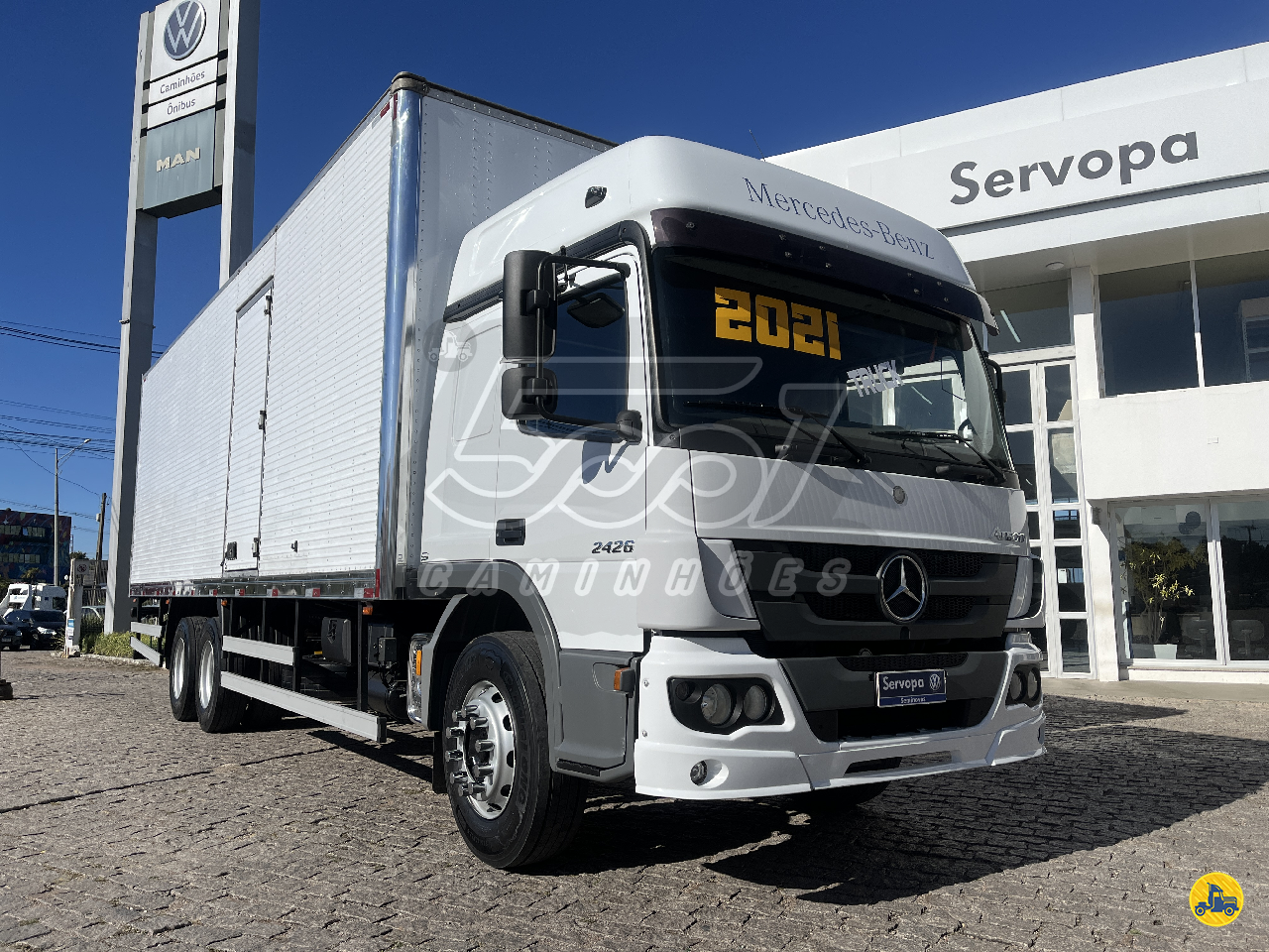 CAMINHAO MERCEDES-BENZ MB 2426 Baú Furgão Truck 6x2 5001 Caminhões - Curitiba CURITIBA PARANÁ PR