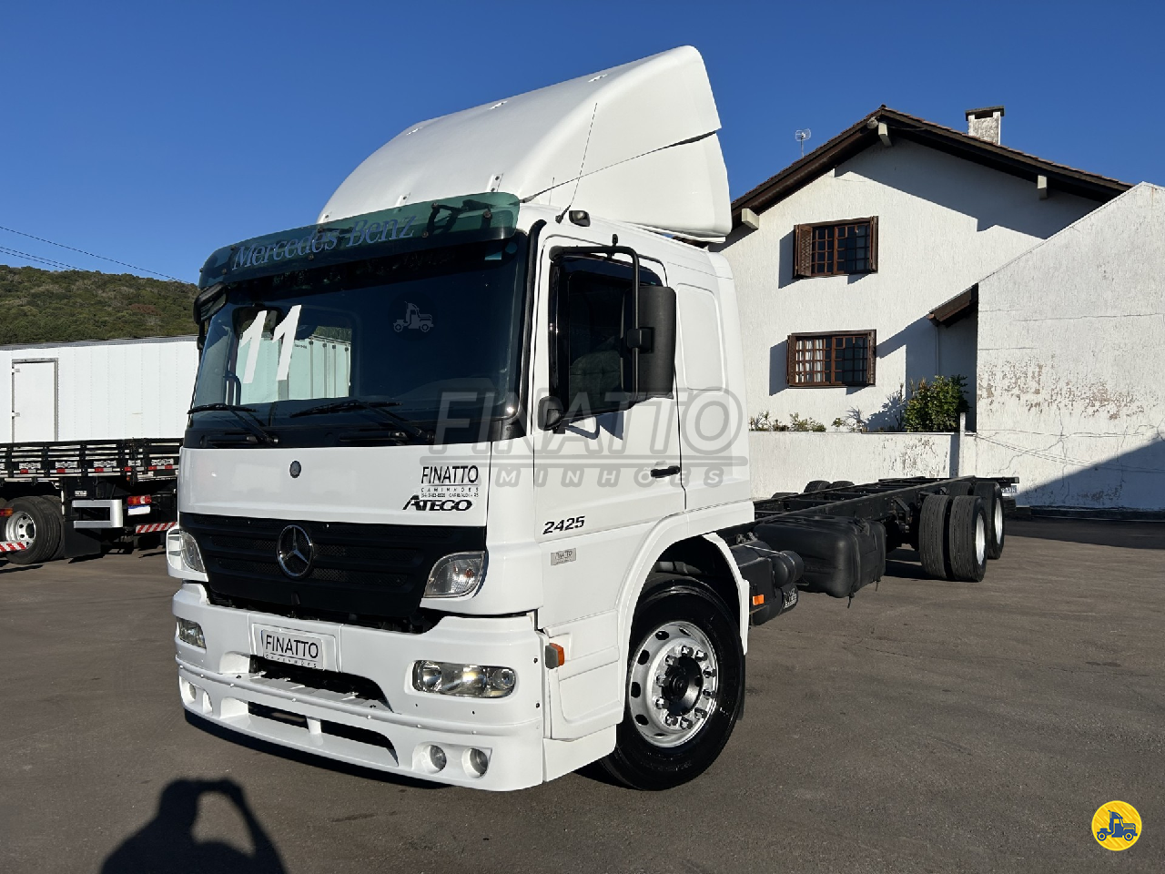 MB 2425 de Finatto Caminhões