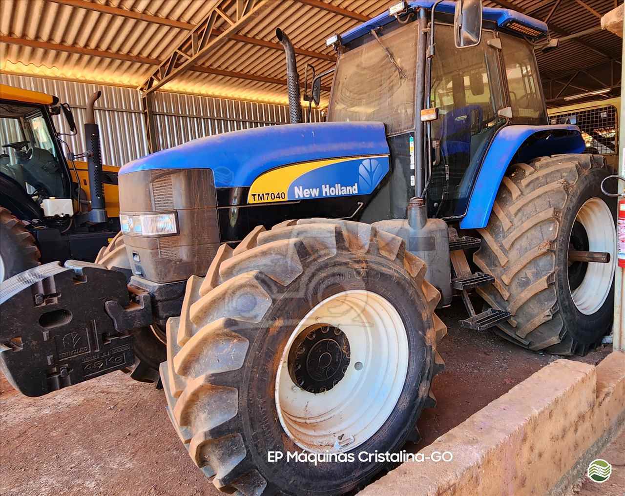 TRATOR NEW HOLLAND NEW TM 7040 Tração 4x4 EP Máquinas e Implementos Agrícolas CRISTALINA GOIAS GO