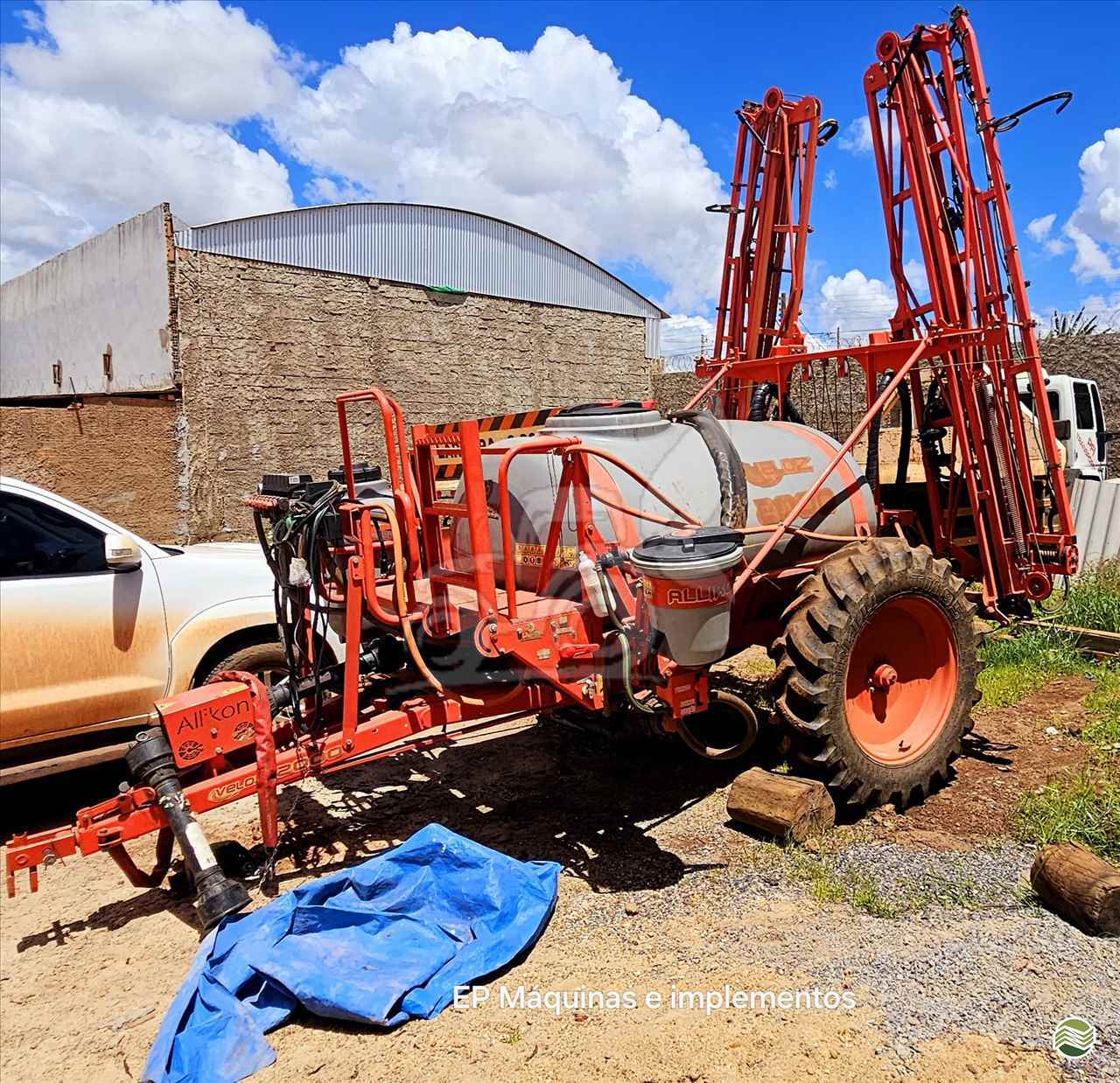 PULVERIZADOR ALLIKON VELOZ 2000 Arrasto EP Máquinas e Implementos Agrícolas CRISTALINA GOIAS GO