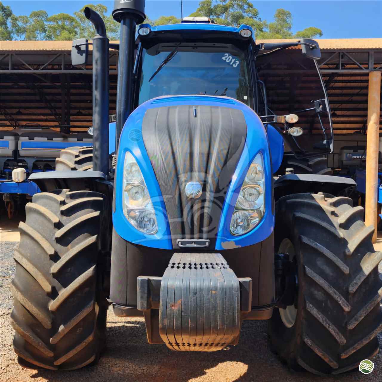 NEW T8 270 de EP Máquinas e Implementos Agrícolas