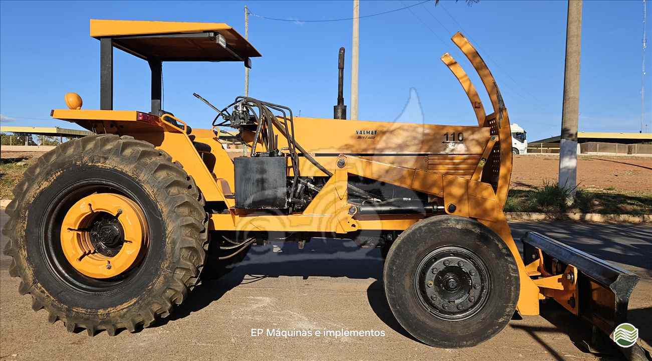 TRATOR VALMET VALMET 110 Tração 4x2 EP Máquinas e Implementos Agrícolas CRISTALINA GOIAS GO