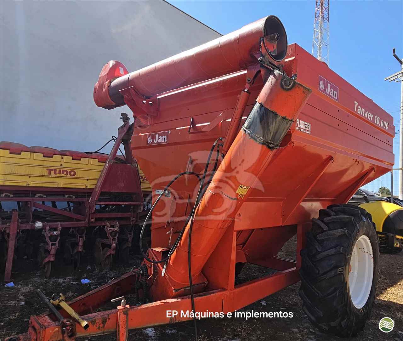 IMPLEMENTOS AGRICOLAS CARRETA BAZUKA GRANELEIRA 10000 EP Máquinas e Implementos Agrícolas CRISTALINA GOIAS GO