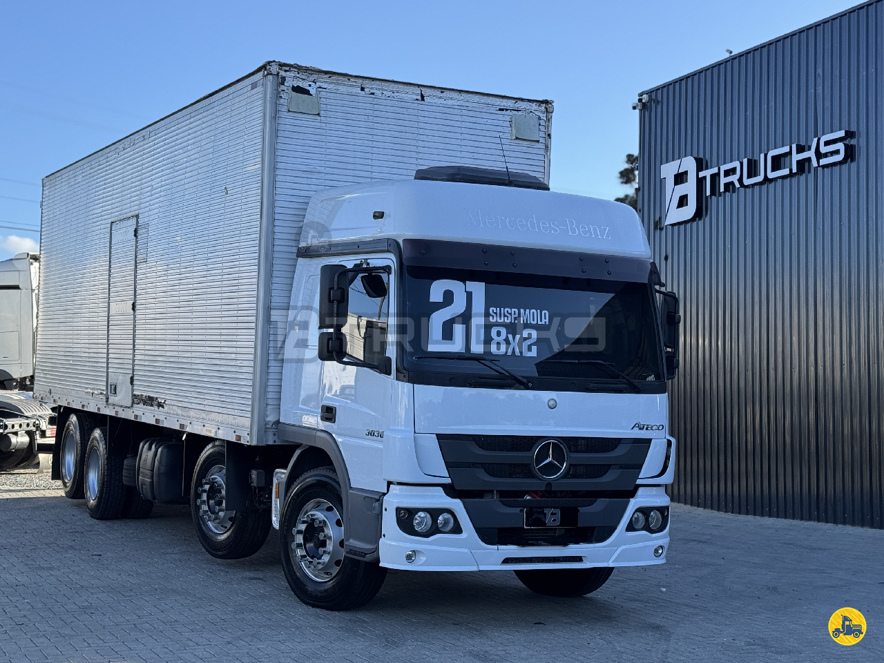 CAMINHAO MERCEDES-BENZ MB 3030 Baú Furgão TB Trucks SAO JOSE DOS PINHAIS PARANÁ PR