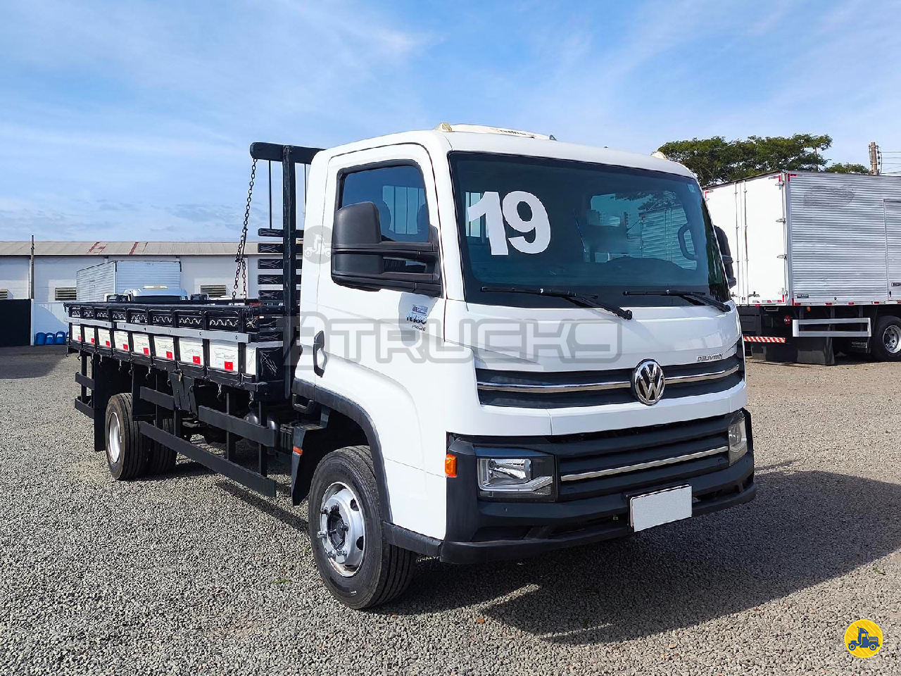 CAMINHAO VOLKSWAGEN VW 11180 Chassis 3/4 4x2 TB Trucks SAO JOSE DOS PINHAIS PARANÁ PR
