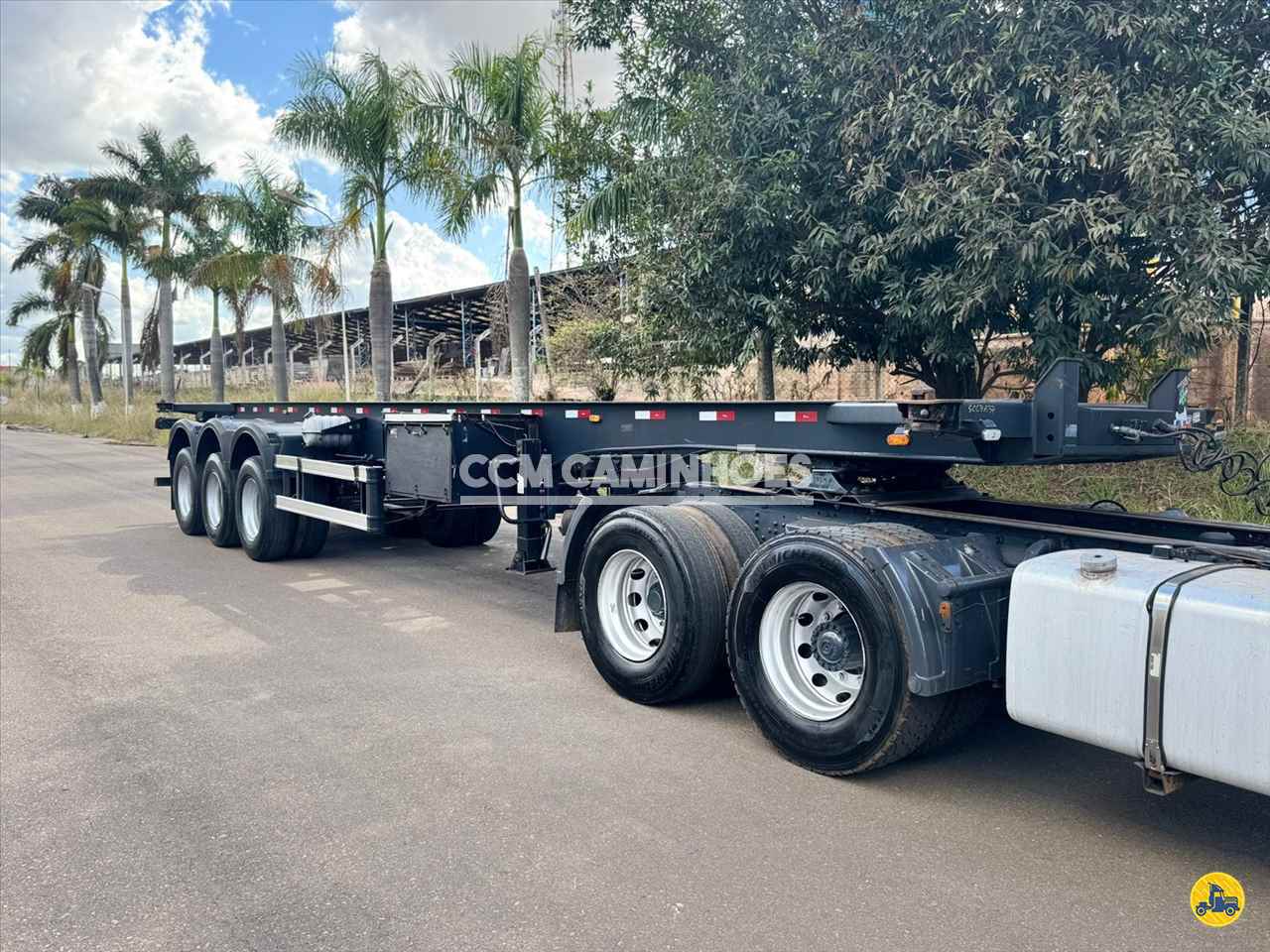 CARRETA SEMI-REBOQUE PORTA-CONTAINER CCM Caminhões GOIANIA GOIAS GO