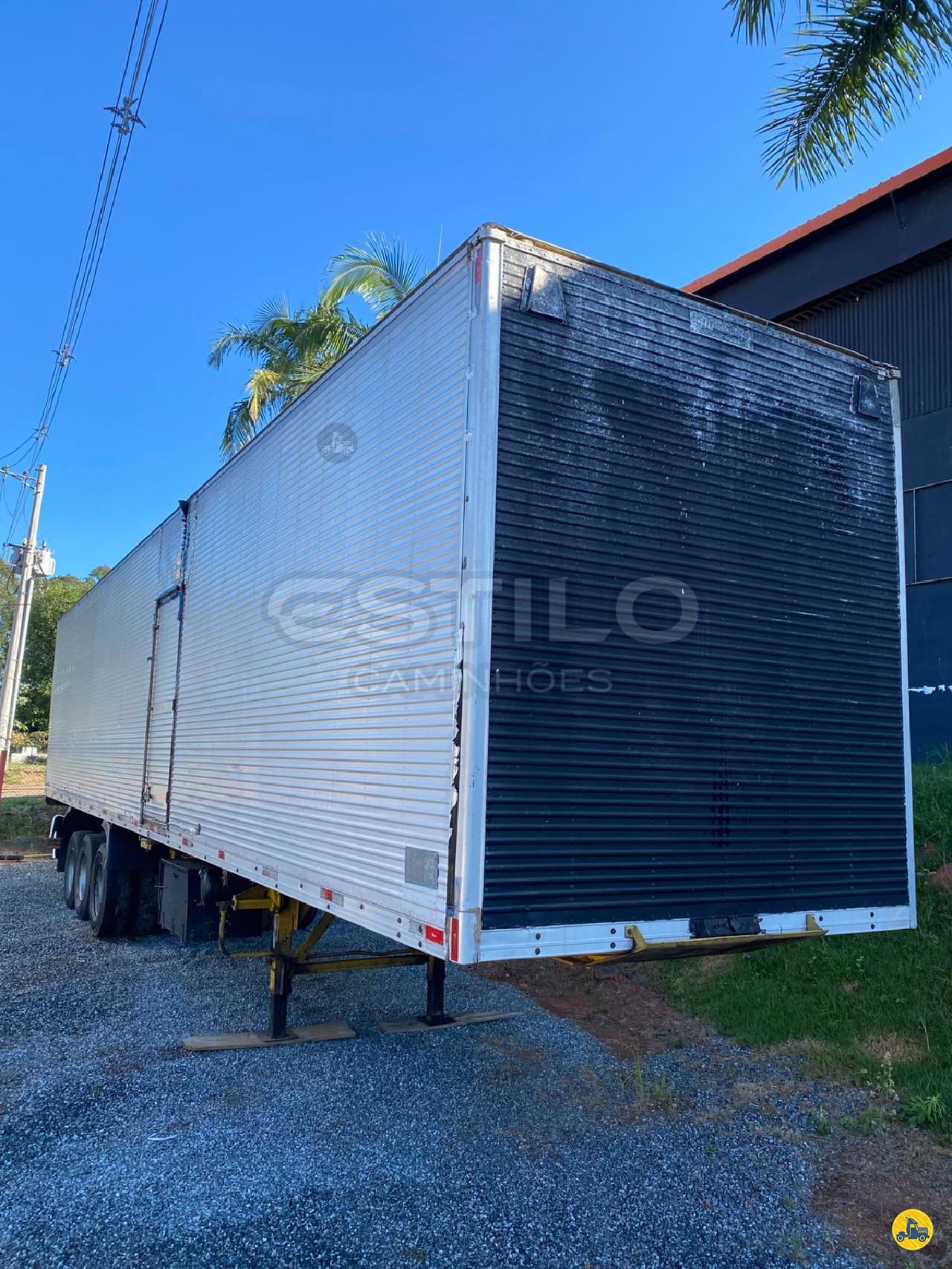 CARRETA SEMI-REBOQUE BAU FURGÃO Estilo Caminhões POUSO ALEGRE MINAS GERAIS MG