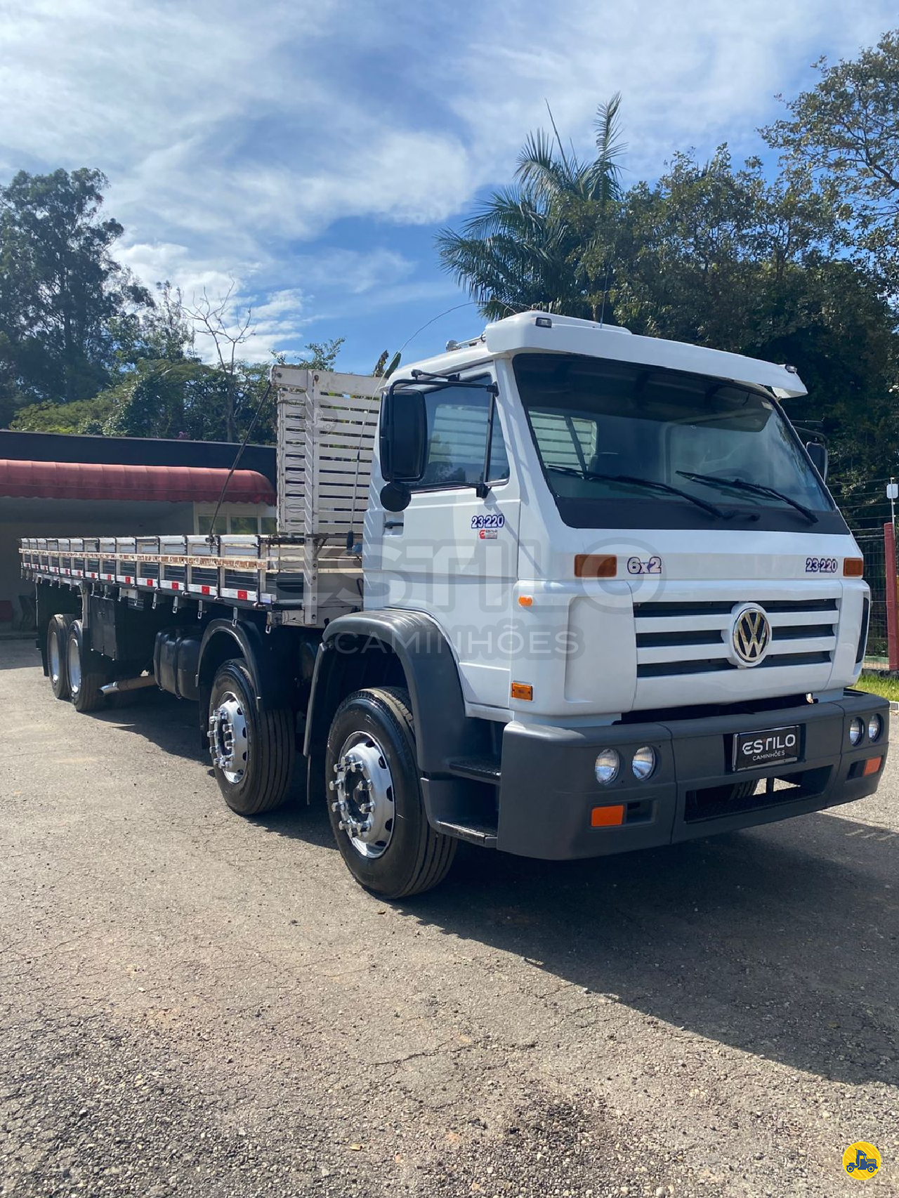 CAMINHAO VOLKSWAGEN VW 23220 Carga Seca BiTruck 8x2 Estilo Caminhões POUSO ALEGRE MINAS GERAIS MG