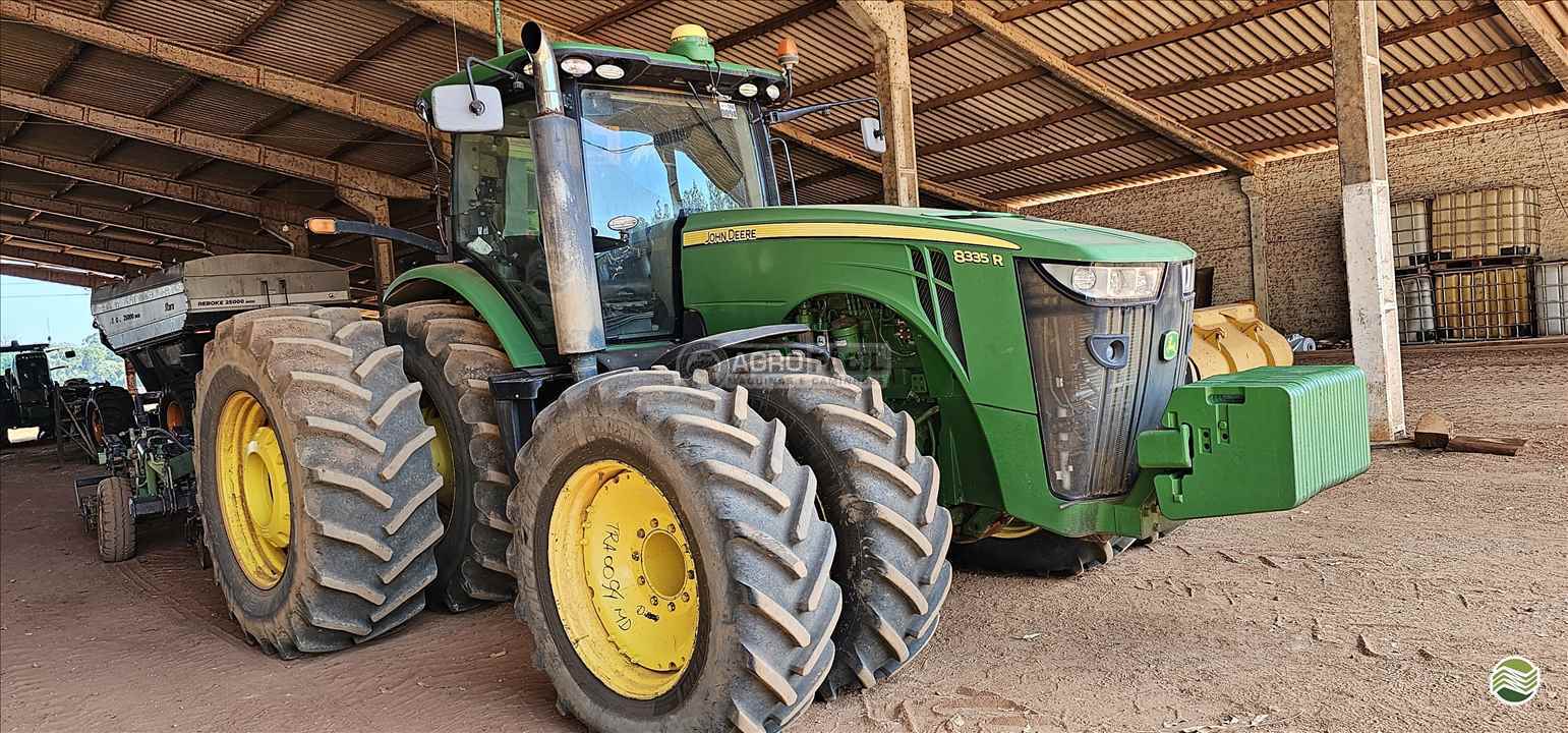 TRATOR JOHN DEERE JOHN DEERE 8335 Tração 4x4 Agro Fácil Máquinas PRIMAVERA DO LESTE MATO GROSSO MT