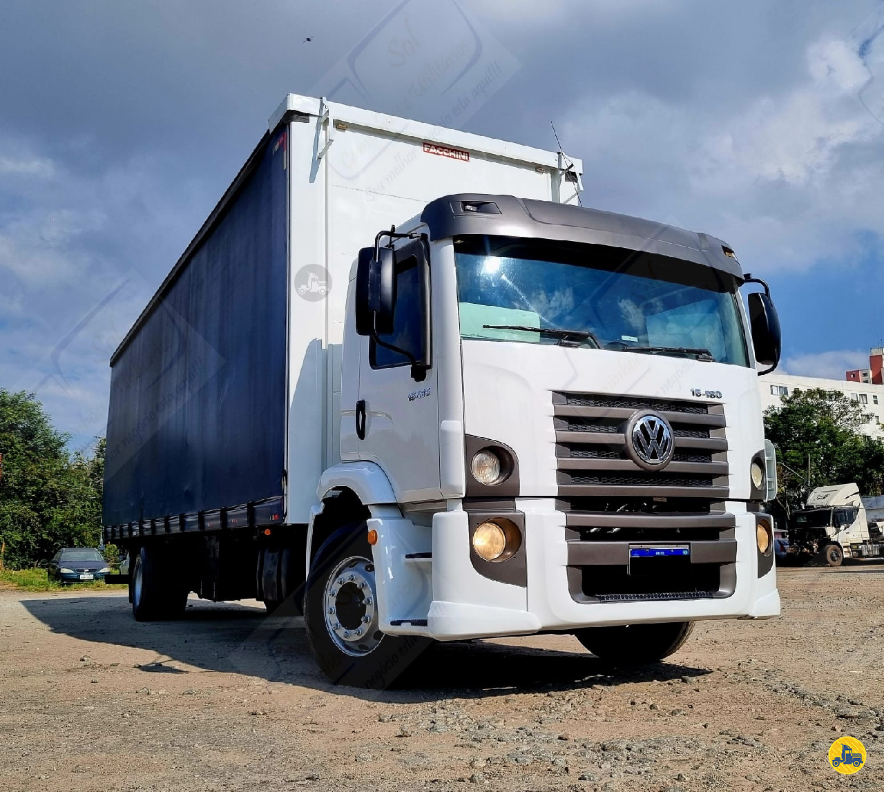CAMINHAO VOLKSWAGEN VW 15180 Baú Sider Toco 4x2 Sol Caminhões e Utilitários SAO PAULO SÃO PAULO SP
