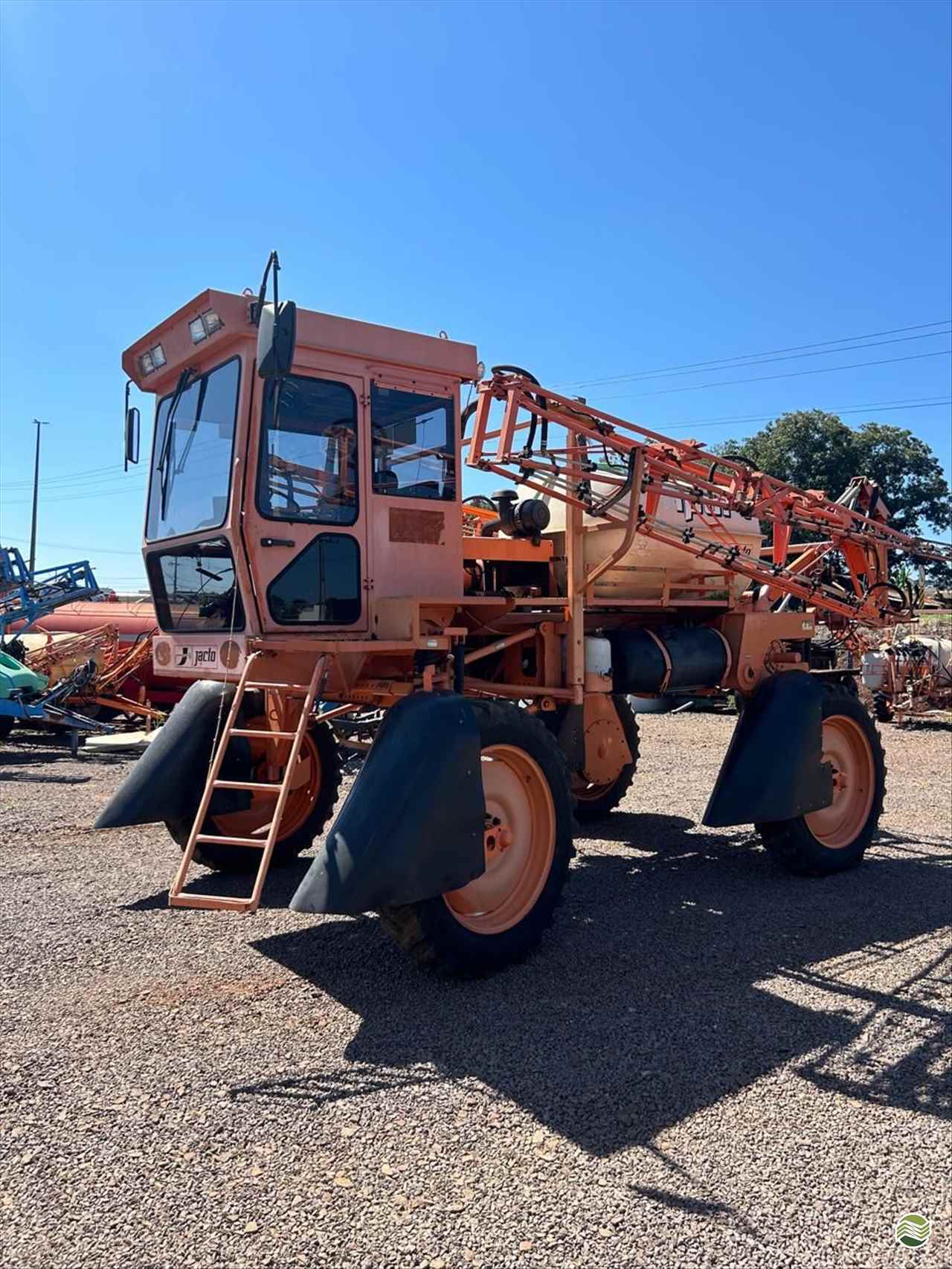 PULVERIZADOR JACTO UNIPORT 2000 Tração 4x2 Toledo Tratores PR TOLEDO PARANÁ PR