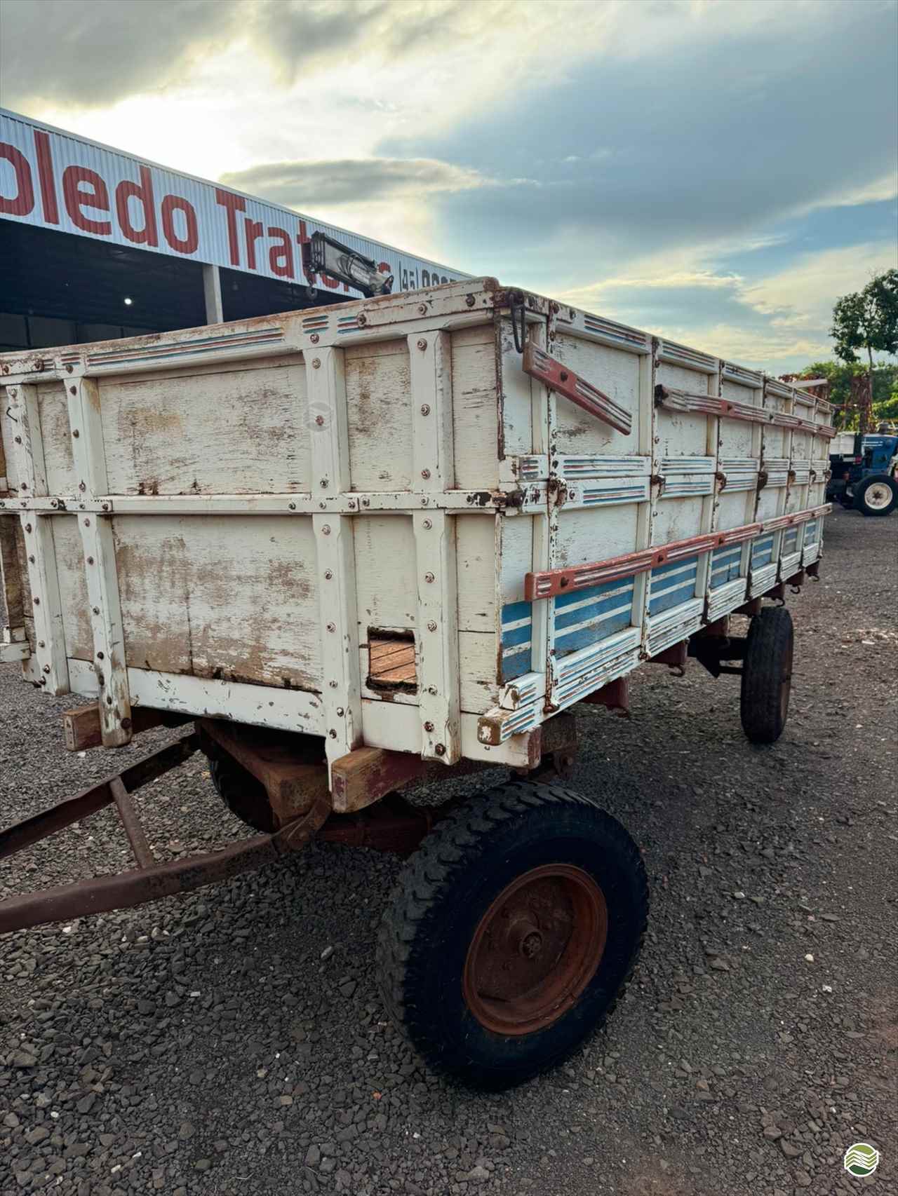 IMPLEMENTOS AGRICOLAS CARRETA AGRÍCOLA ACUMULADORA DE FARDOS Toledo Tratores PR TOLEDO PARANÁ PR