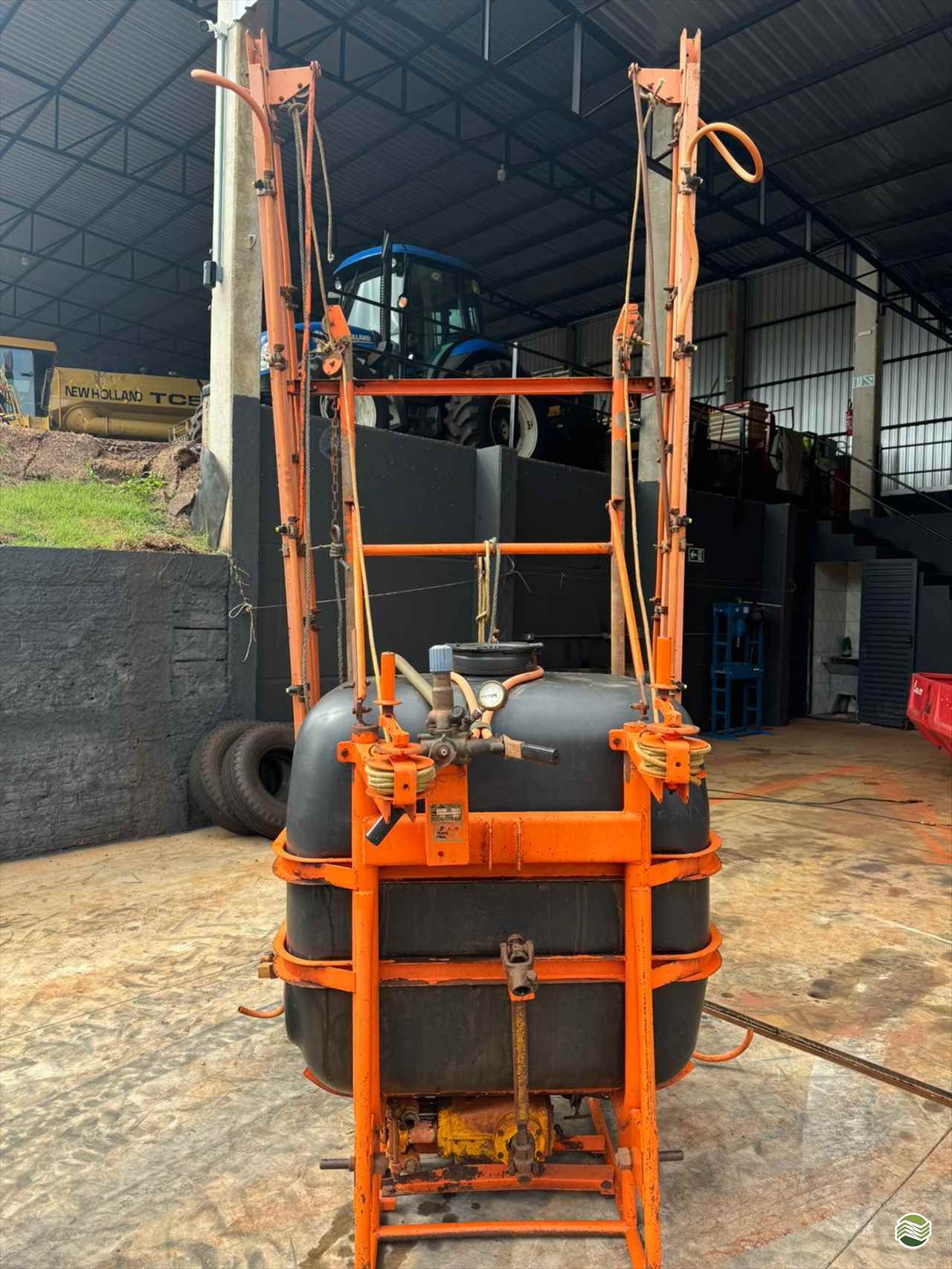 PULVERIZADOR JACTO CONDOR 600 AM12 Acoplado Hidráulico Toledo Tratores PR TOLEDO PARANÁ PR