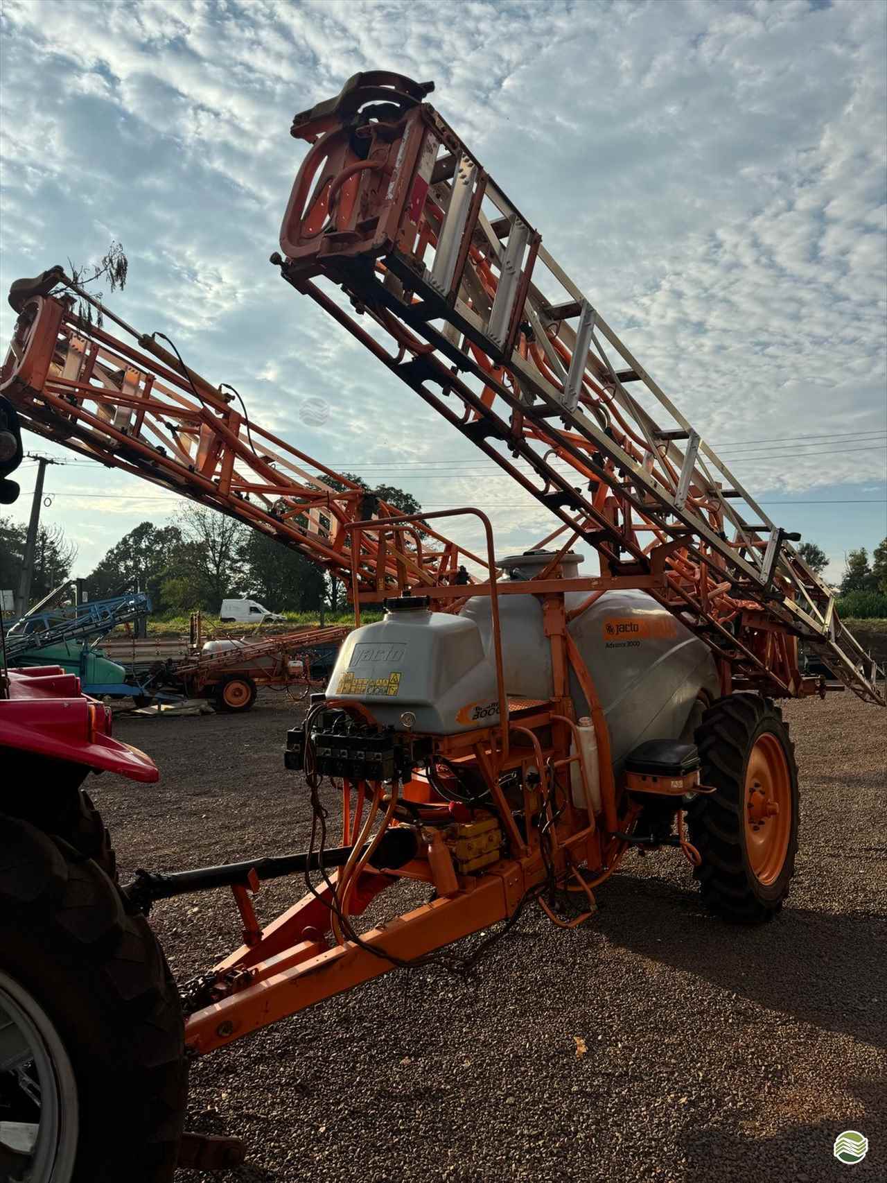 PULVERIZADOR JACTO ADVANCE 3000 AM24 Arrasto Toledo Tratores PR TOLEDO PARANÁ PR