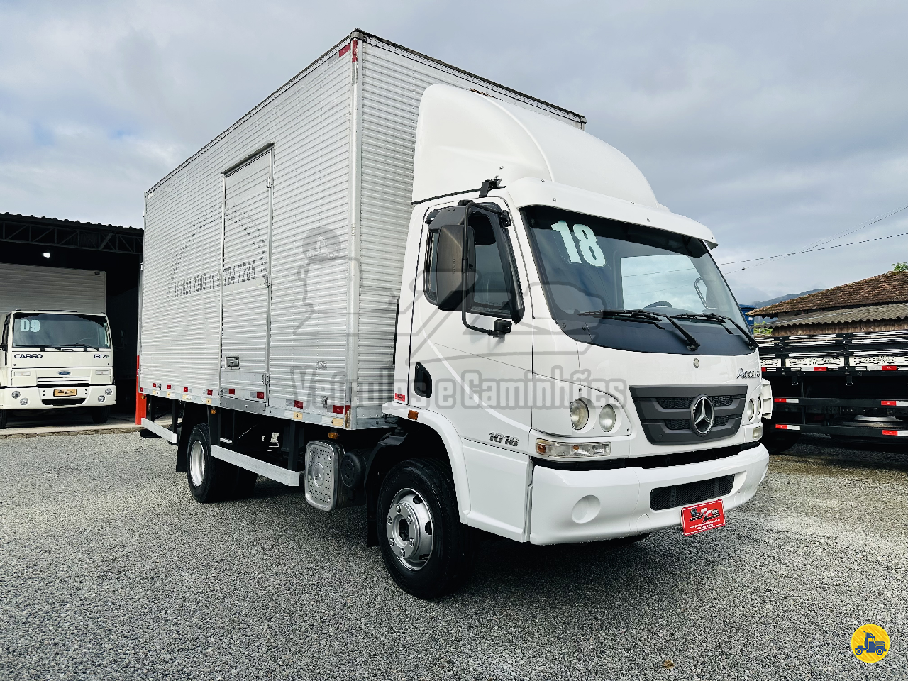 CAMINHAO MERCEDES-BENZ MB 1016 Baú Furgão 3/4 4x2 JC Veículos e Caminhões SANTO AMARO DA IMPERATRIZ SANTA CATARINA SC
