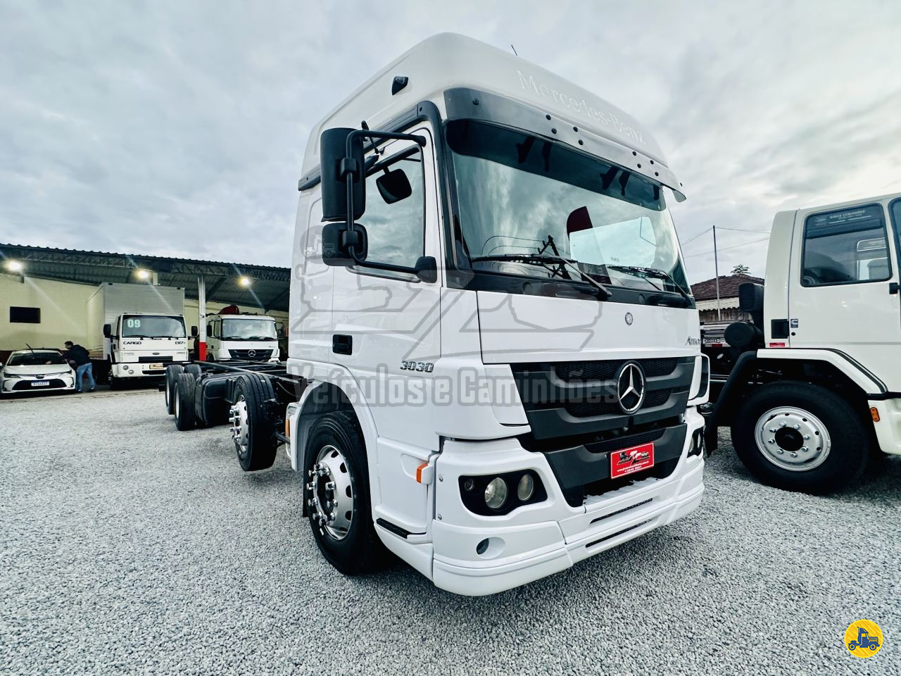 CAMINHAO MERCEDES-BENZ MB 3030 Chassis BiTruck 8x2 JC Veículos e Caminhões SANTO AMARO DA IMPERATRIZ SANTA CATARINA SC