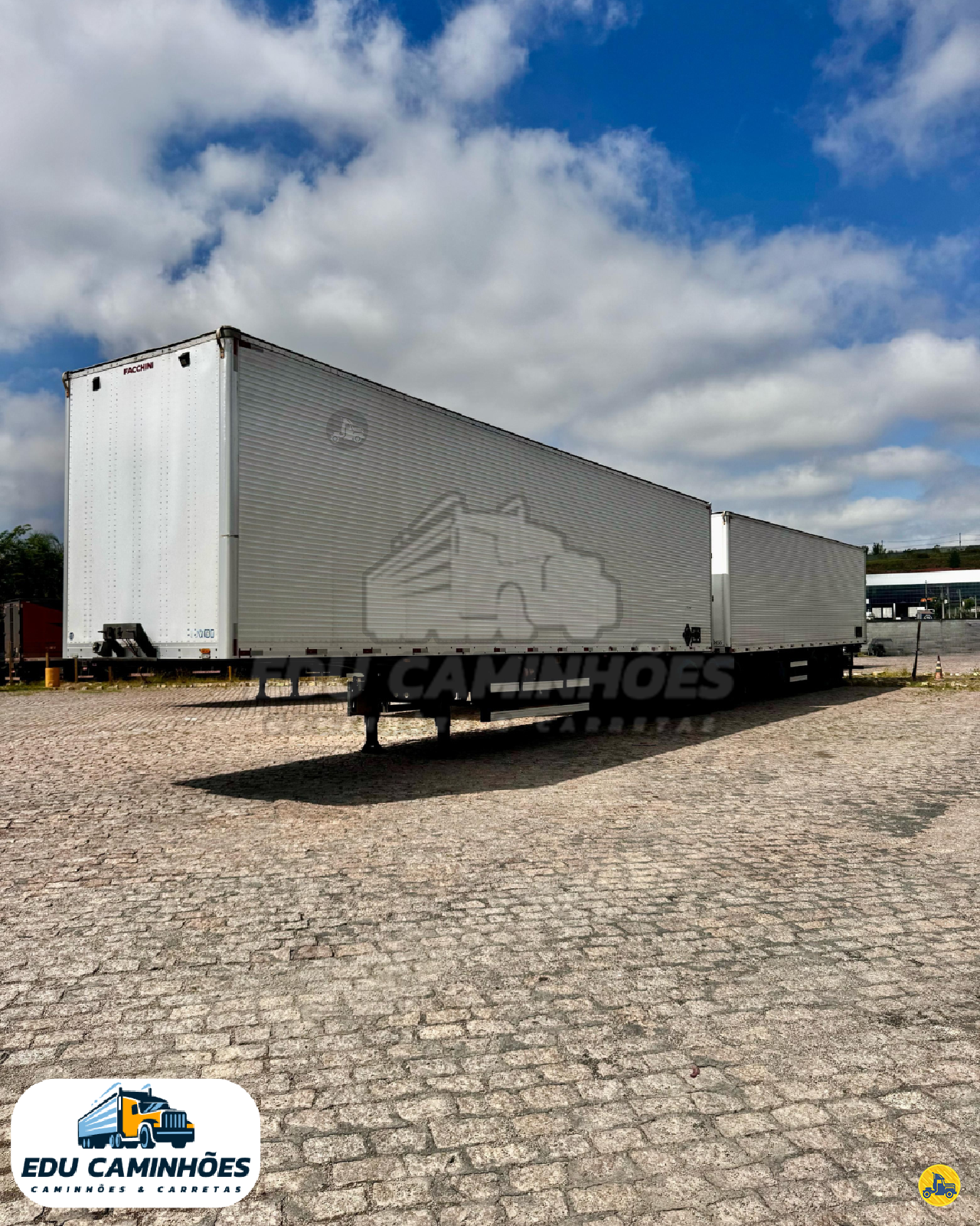 CARRETA BITREM 9 EIXOS BAU FURGAO Edu Caminhões SAO PAULO SÃO PAULO SP