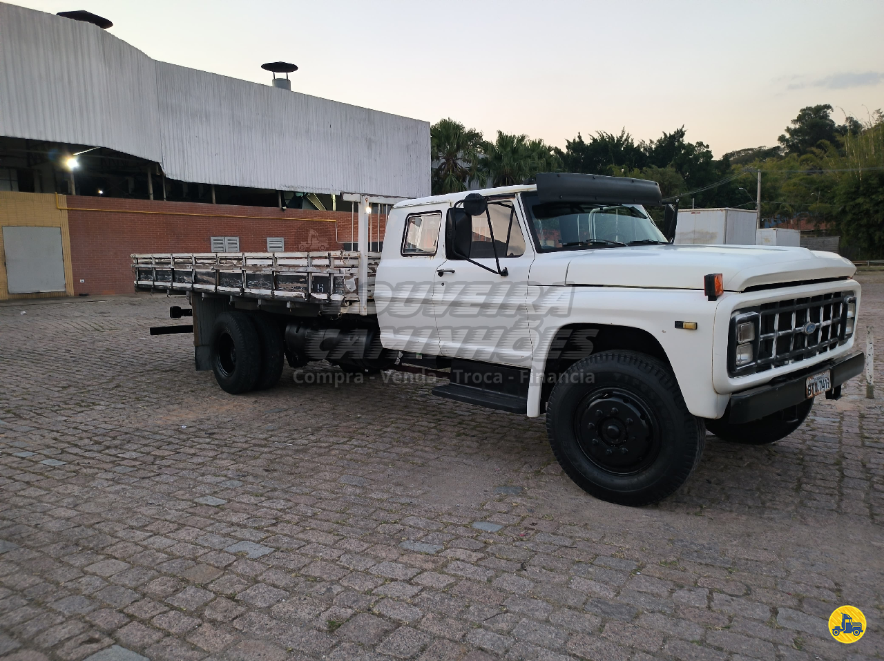 CAMINHAO FORD F11000 Carga Seca Toco 4x2 Louveira Caminhões LOUVEIRA SÃO PAULO SP