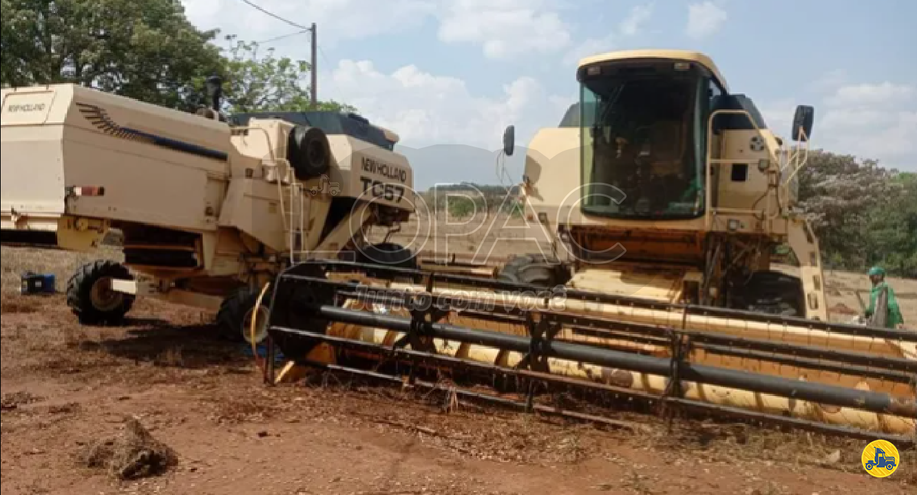 COLHEITADEIRA NEW HOLLAND TC 57 LOPAC  HIDROLANDIA GOIAS GO