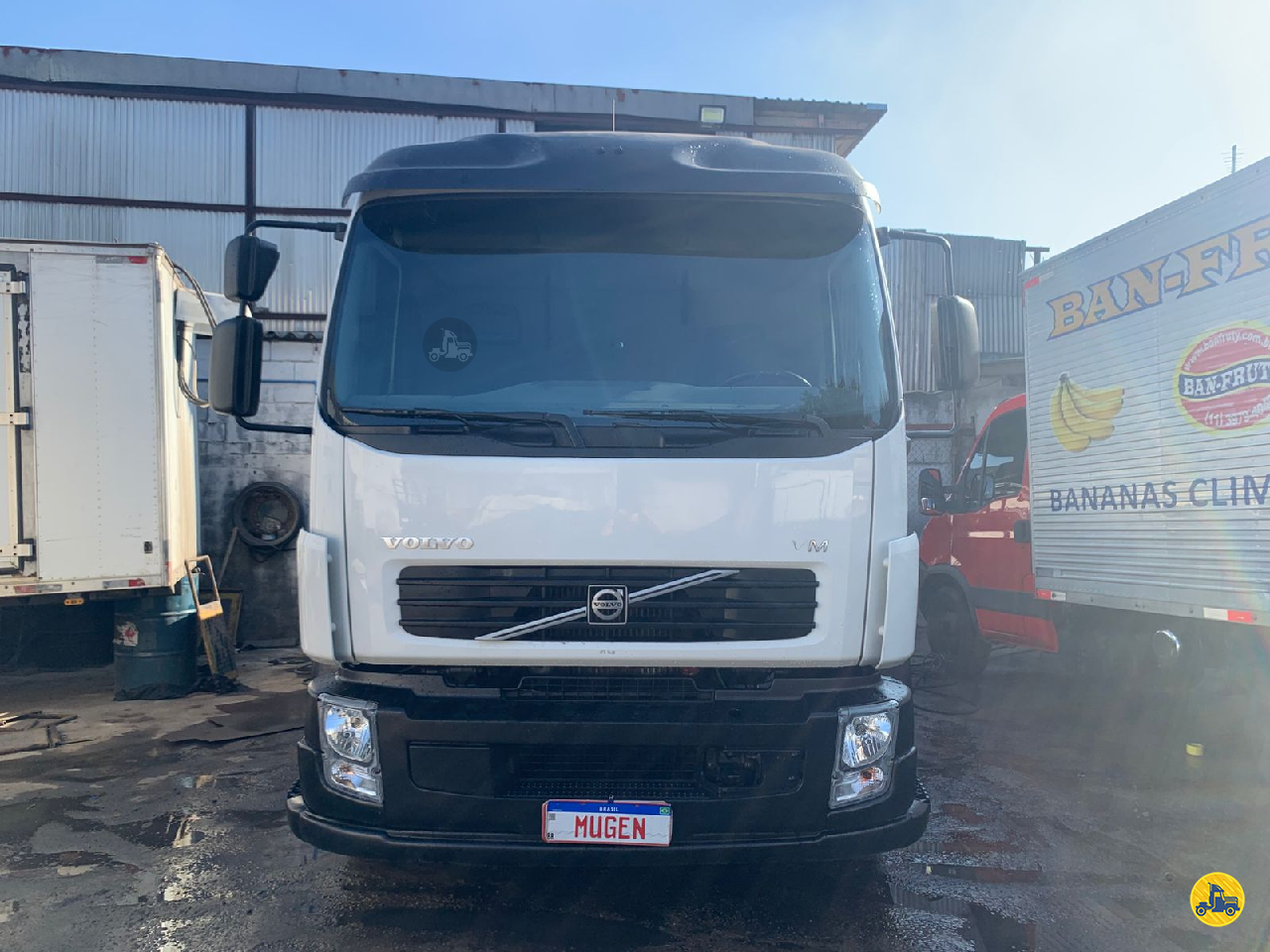 CAMINHAO VOLVO VOLVO VM 260 Carga Seca Truck 6x2 Mugen Caminhões GUARULHOS SÃO PAULO SP