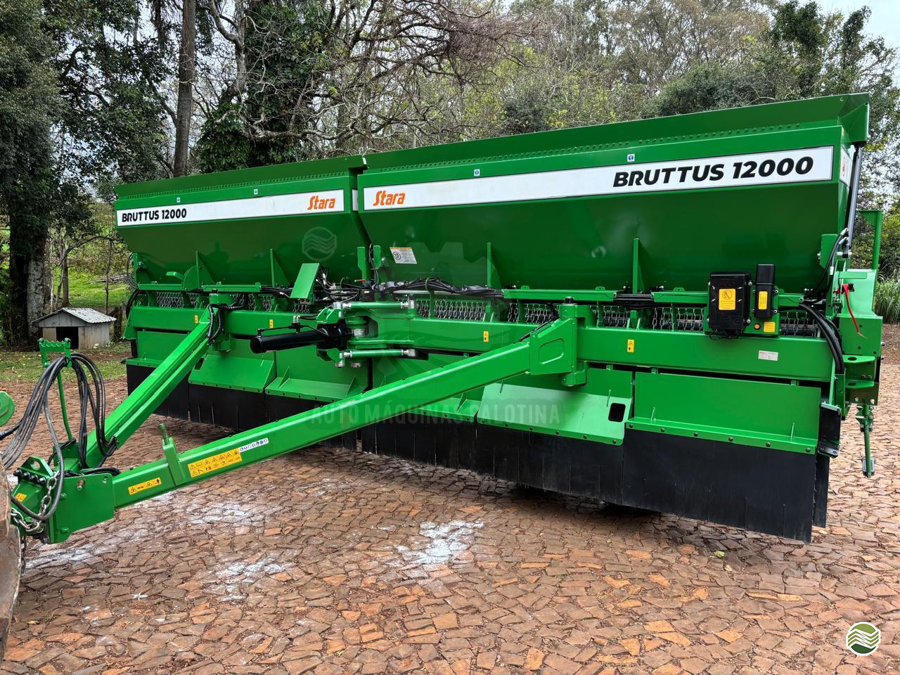 IMPLEMENTOS AGRICOLAS DISTRIBUIDOR DISTRIBUIDOR 12000 Auto Máquinas Palotina PALOTINA PARANÁ PR