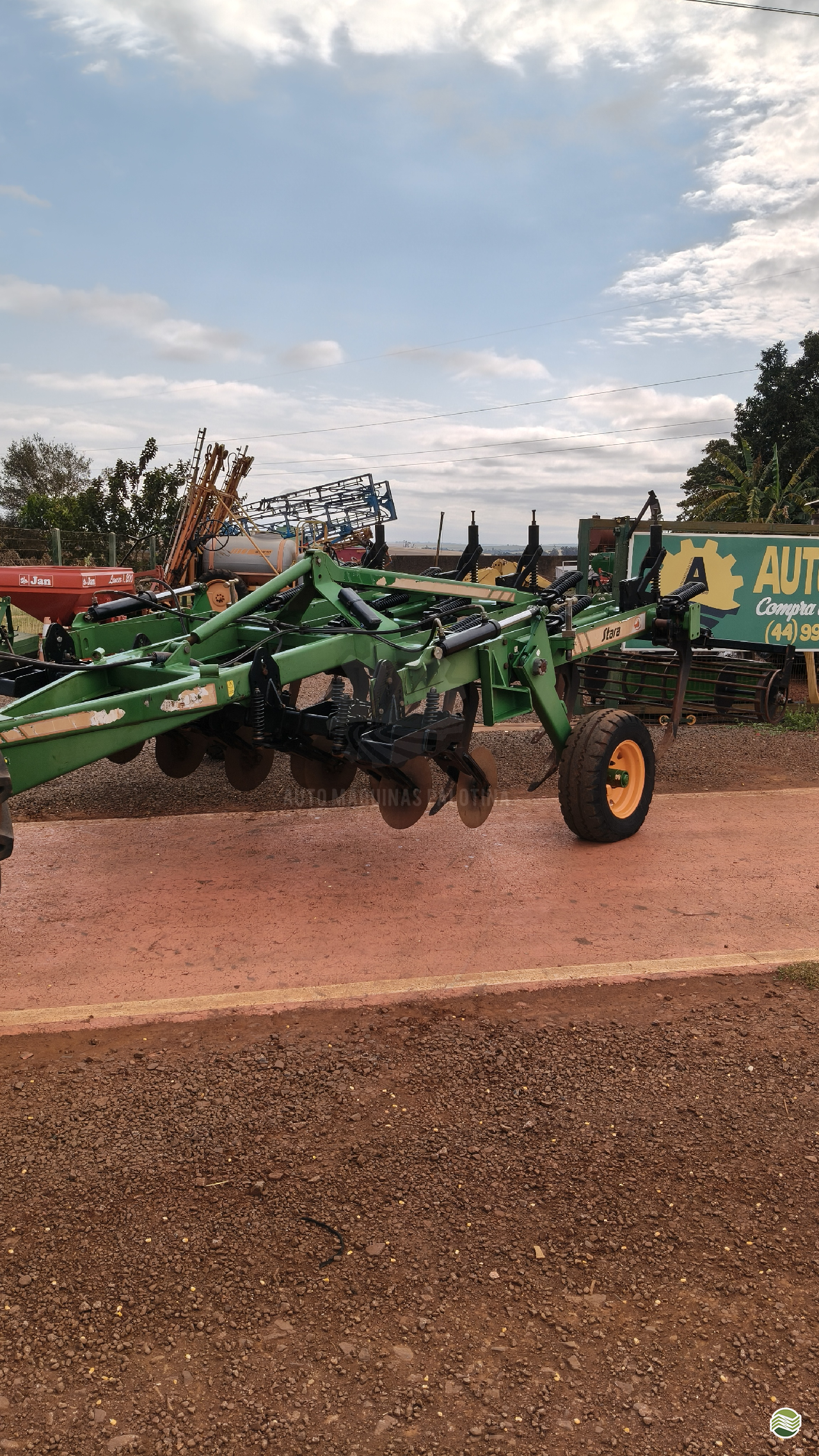 IMPLEMENTOS AGRICOLAS ESCARIFICADOR 11 HASTES DISCO CORTE Auto Máquinas Palotina PALOTINA PARANÁ PR