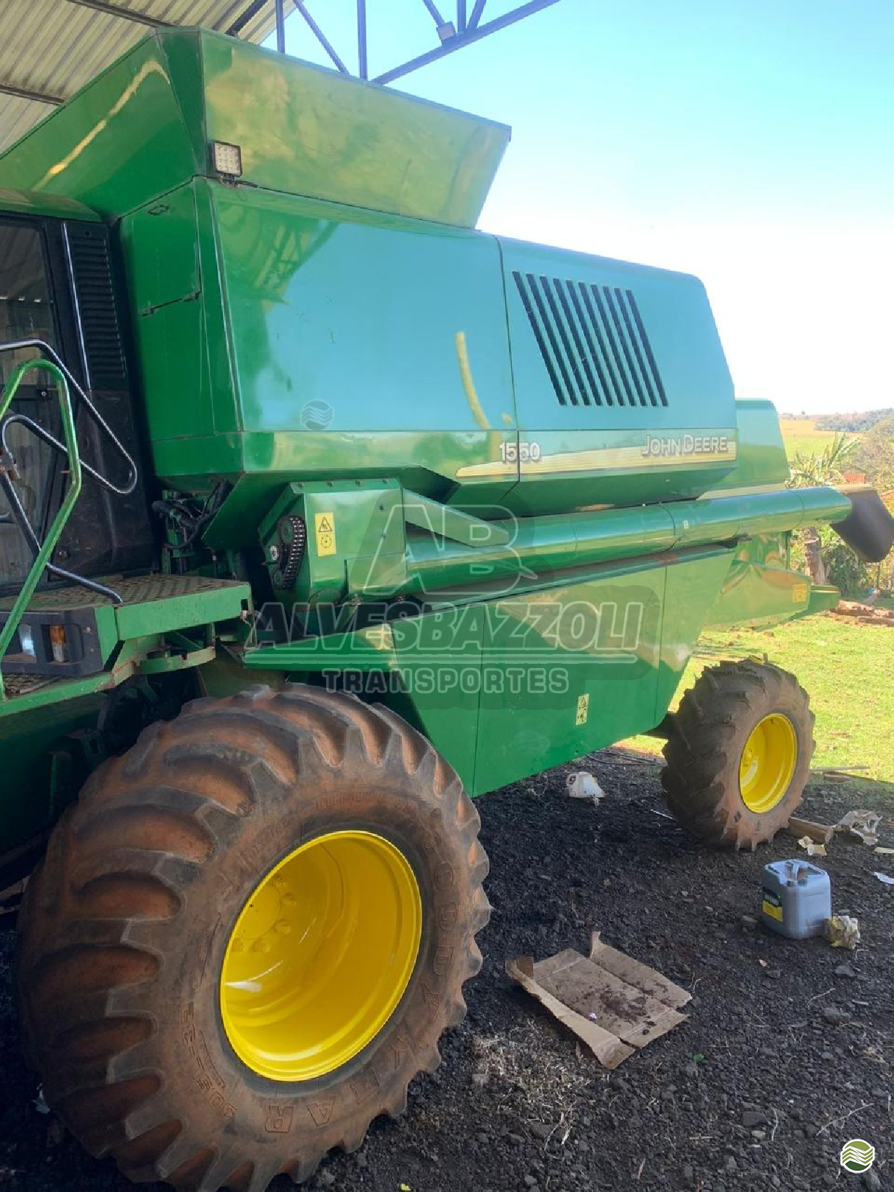 COLHEITADEIRA JOHN DEERE JOHN DEERE 1550 Alves Bazzoli Transportes SALTO GRANDE SÃO PAULO SP