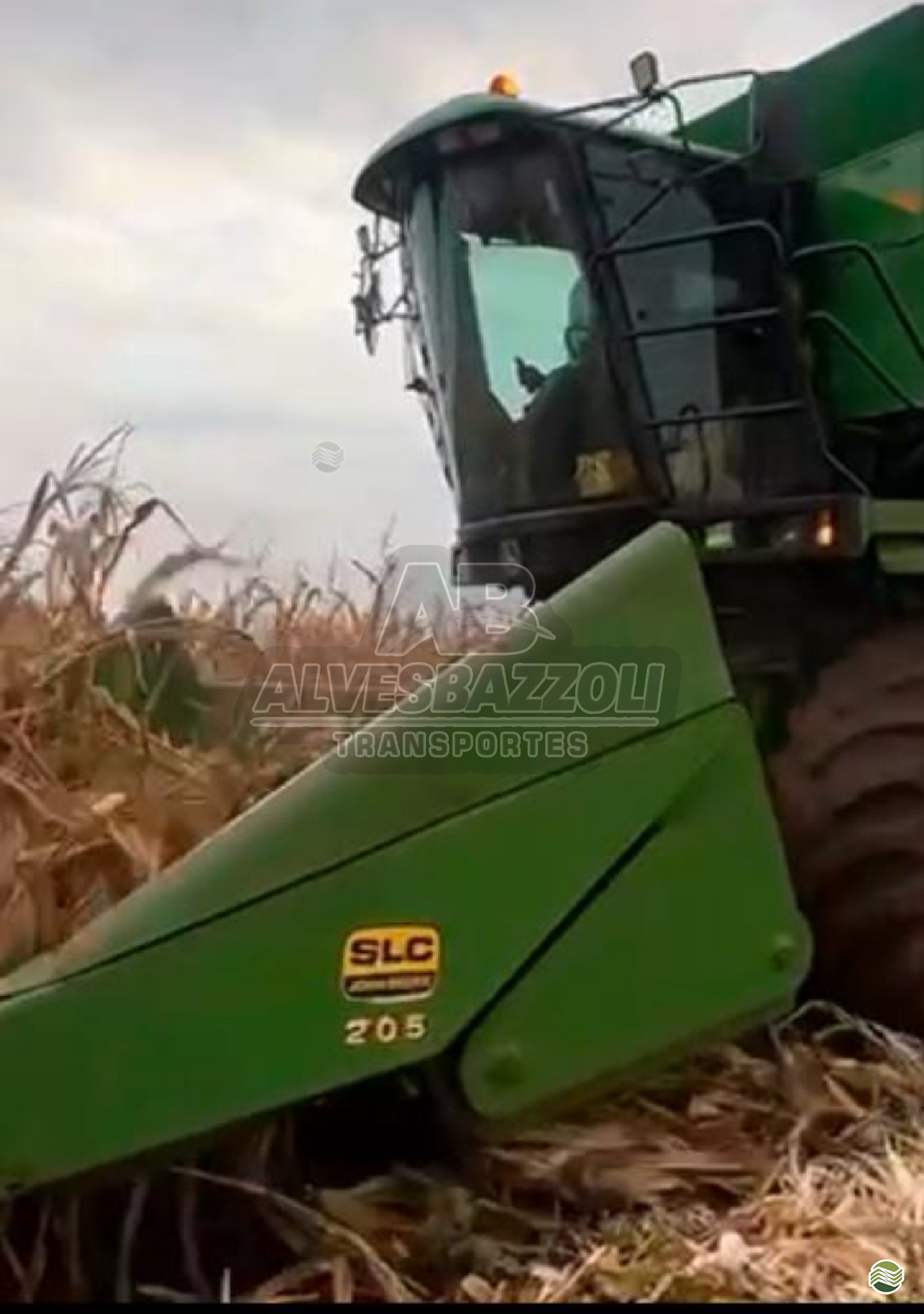 PLATAFORMA COLHEITADEIRA JOHN DEERE JOHN DEERE 205 Alves Bazzoli Transportes SALTO GRANDE SÃO PAULO SP