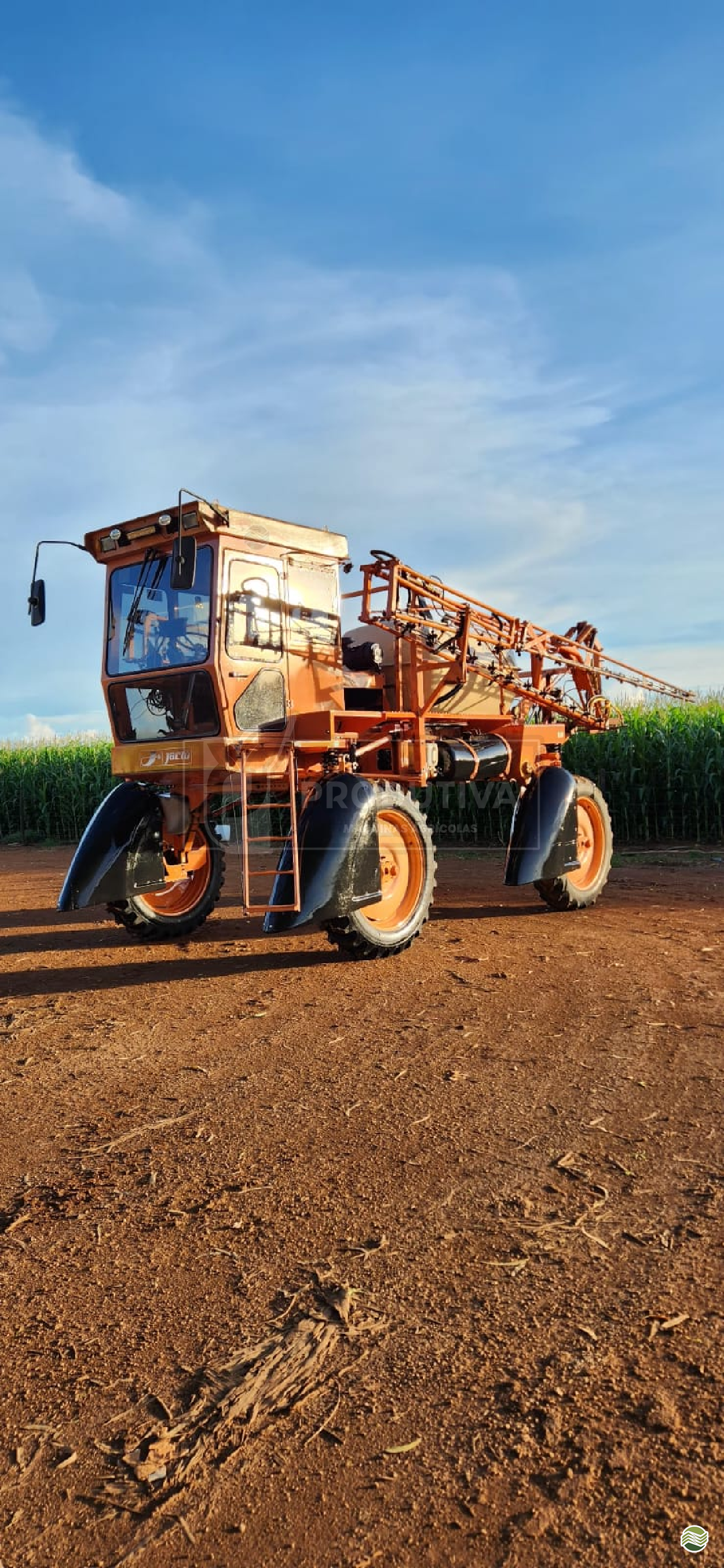 PULVERIZADOR JACTO UNIPORT 2000 Tração 4x2 Produtiva Máquinas CAMPO VERDE MATO GROSSO MT