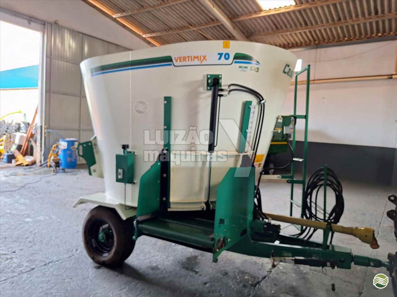 IMPLEMENTOS AGRICOLAS VAGAO VERTICAL VAGAO VERTICAL Luizão Máquinas Agrícolas UMUARAMA PARANÁ PR