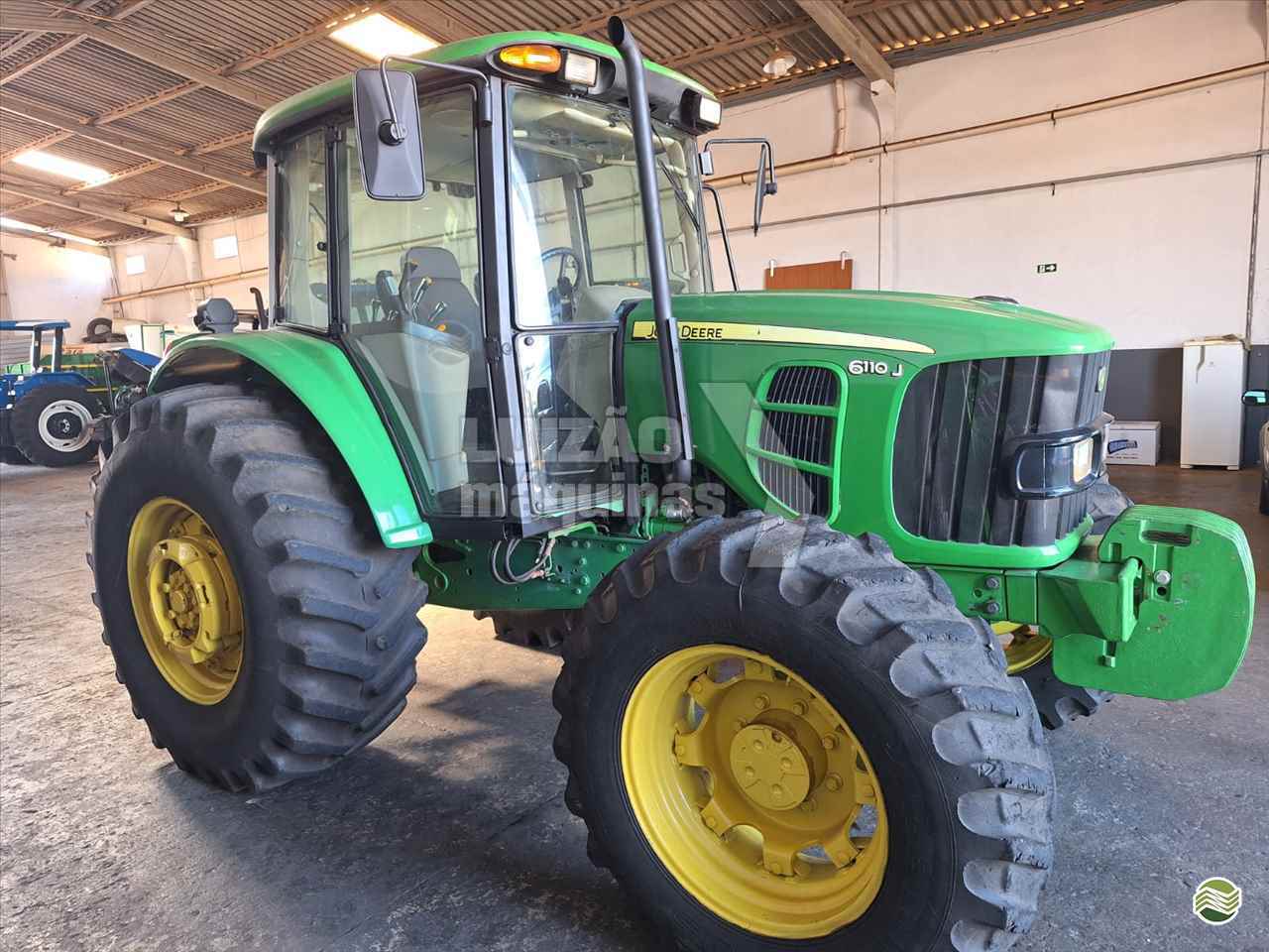 TRATOR JOHN DEERE JOHN DEERE 6110J Tração 4x4 Luizão Máquinas Agrícolas UMUARAMA PARANÁ PR