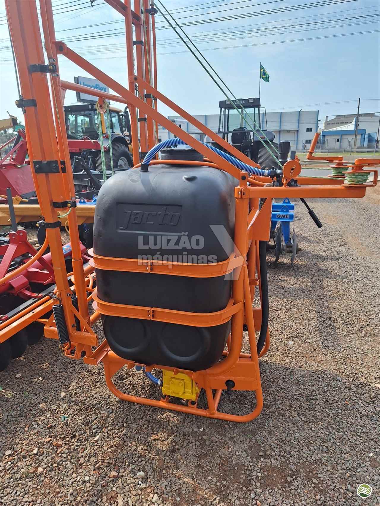 PULVERIZADOR JACTO CONDOR 600 M12 Acoplado Hidráulico Luizão Máquinas Agrícolas UMUARAMA PARANÁ PR
