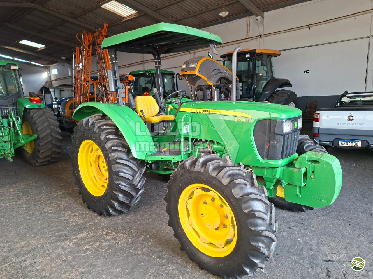 JOHN DEERE 5065E de Luizão Máquinas Agrícolas