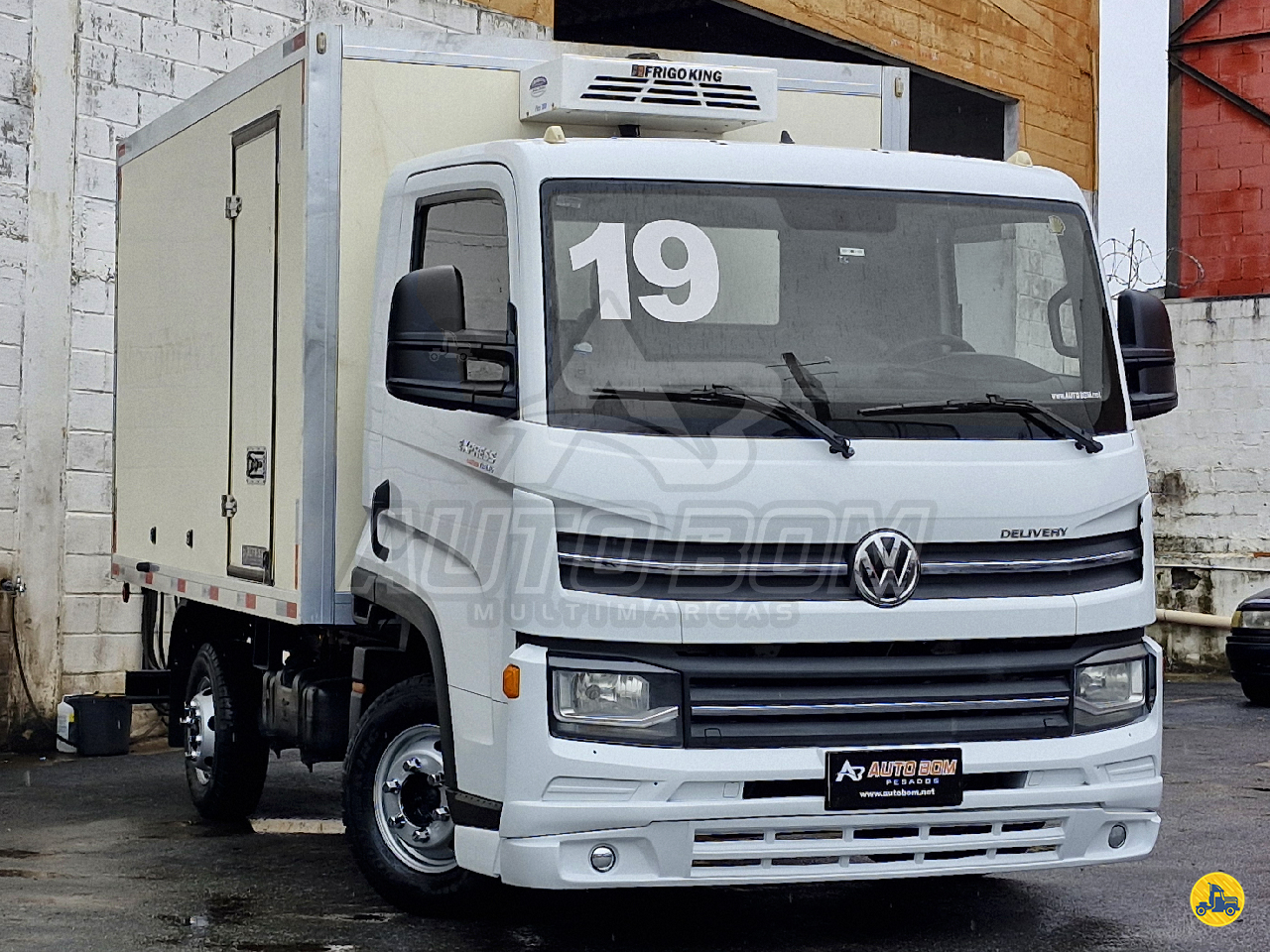 CAMINHAO VOLKSWAGEN DELIVERY EXPRESS Baú Frigorífico 3/4 4x2 Autobom Multimarcas CONTAGEM MINAS GERAIS MG