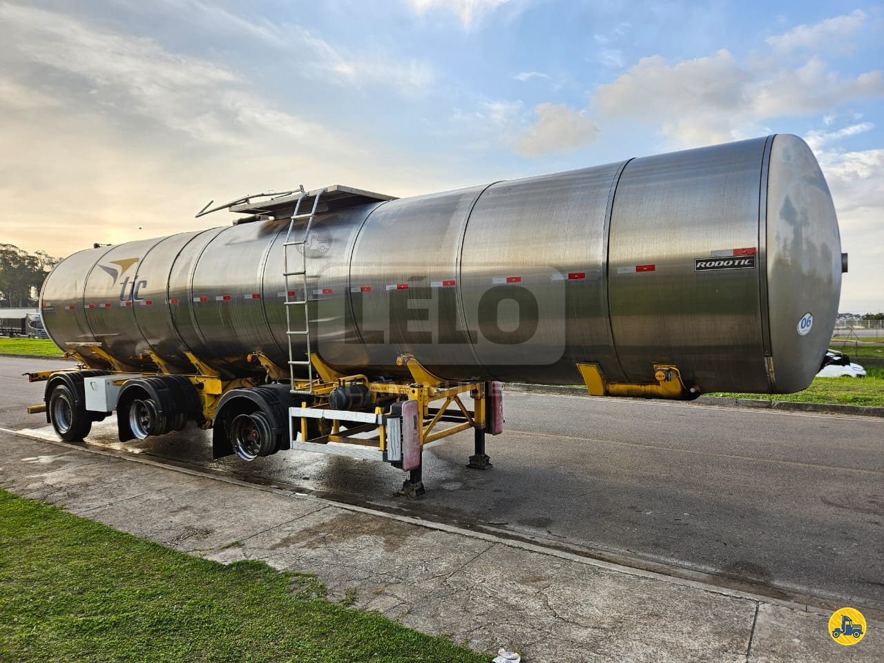 CARRETA SEMI-REBOQUE TANQUE INOX Lelo Caminhões CURITIBA PARANÁ PR