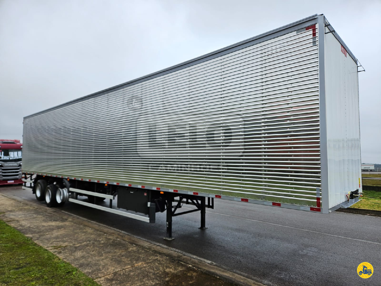 CARRETA SEMI-REBOQUE BAU FURGÃO Lelo Caminhões CURITIBA PARANÁ PR