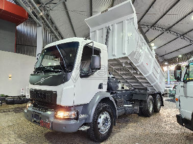 VOLVO VM 330
