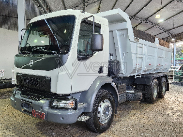 VOLVO VM 330